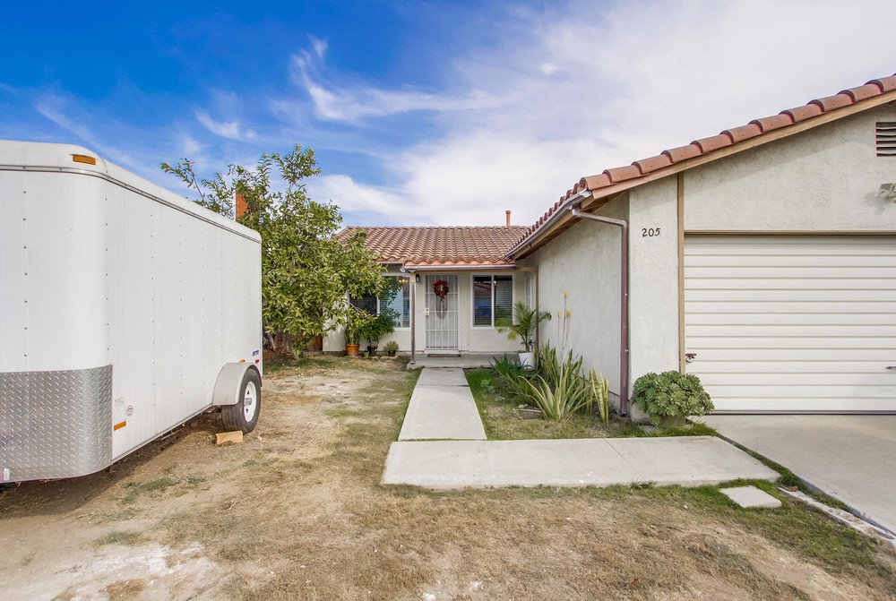 Virtual tour photo 9 of 53 for 205 Treewood St