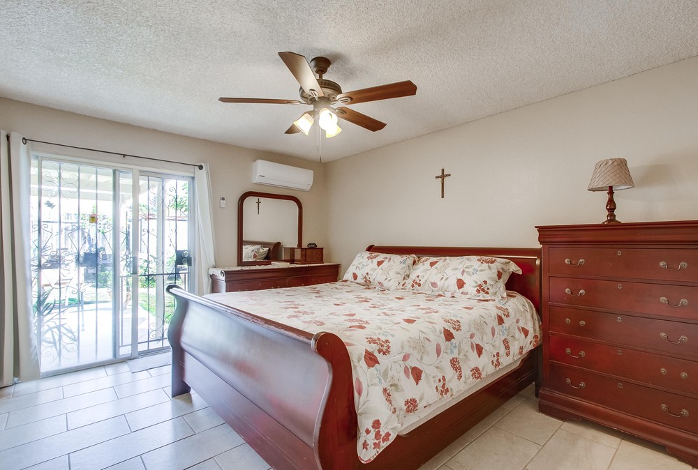 Virtual tour photo 26 of 53 for 205 Treewood St