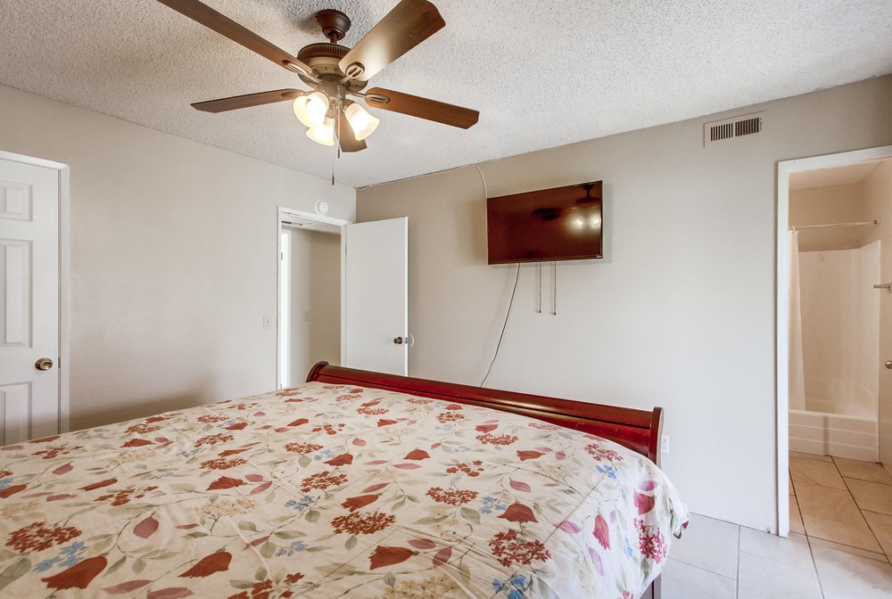 Virtual tour photo 28 of 53 for 205 Treewood St