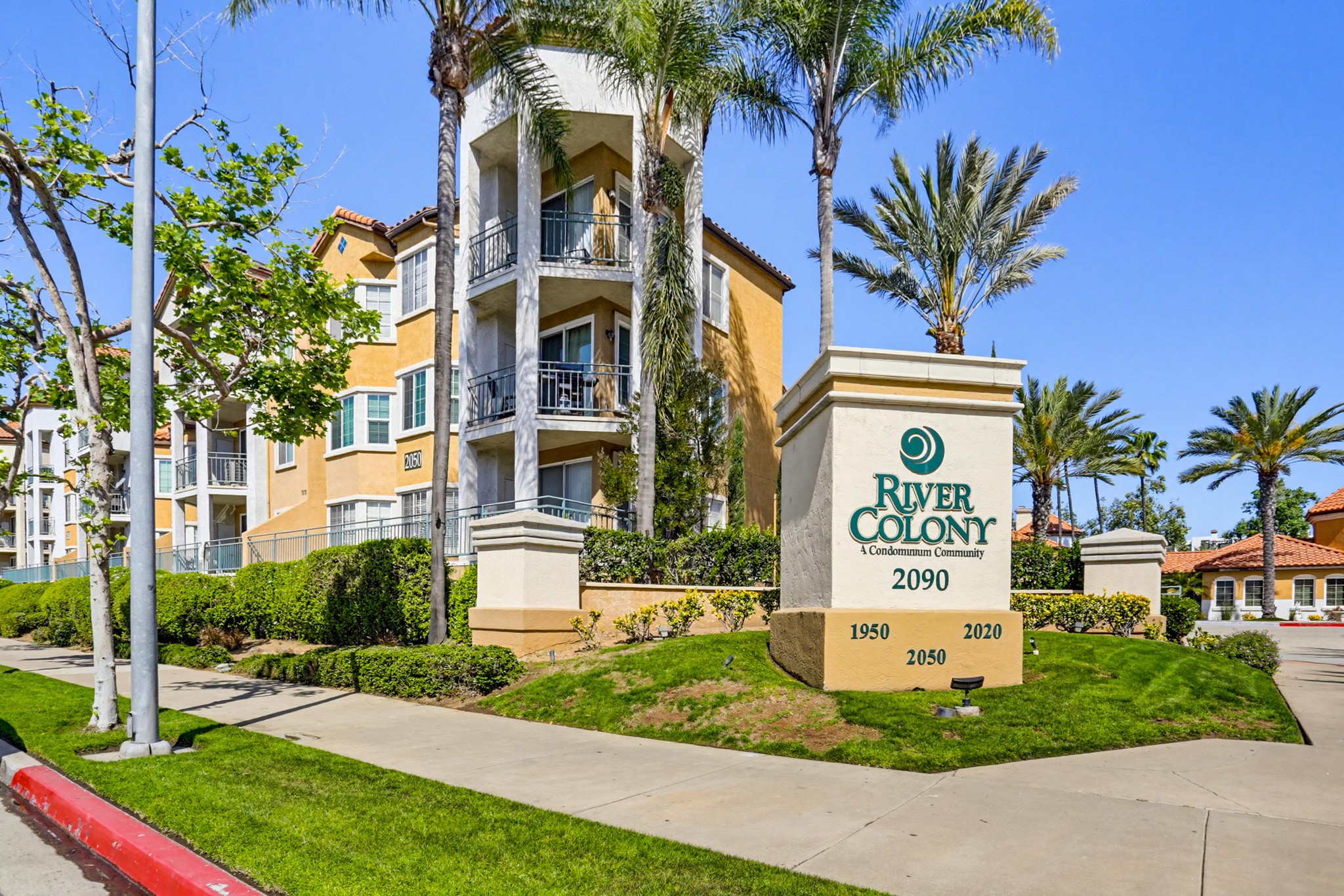 Virtual tour photo 1 of 33 for 2050 Camino De La Reina UNIT 316