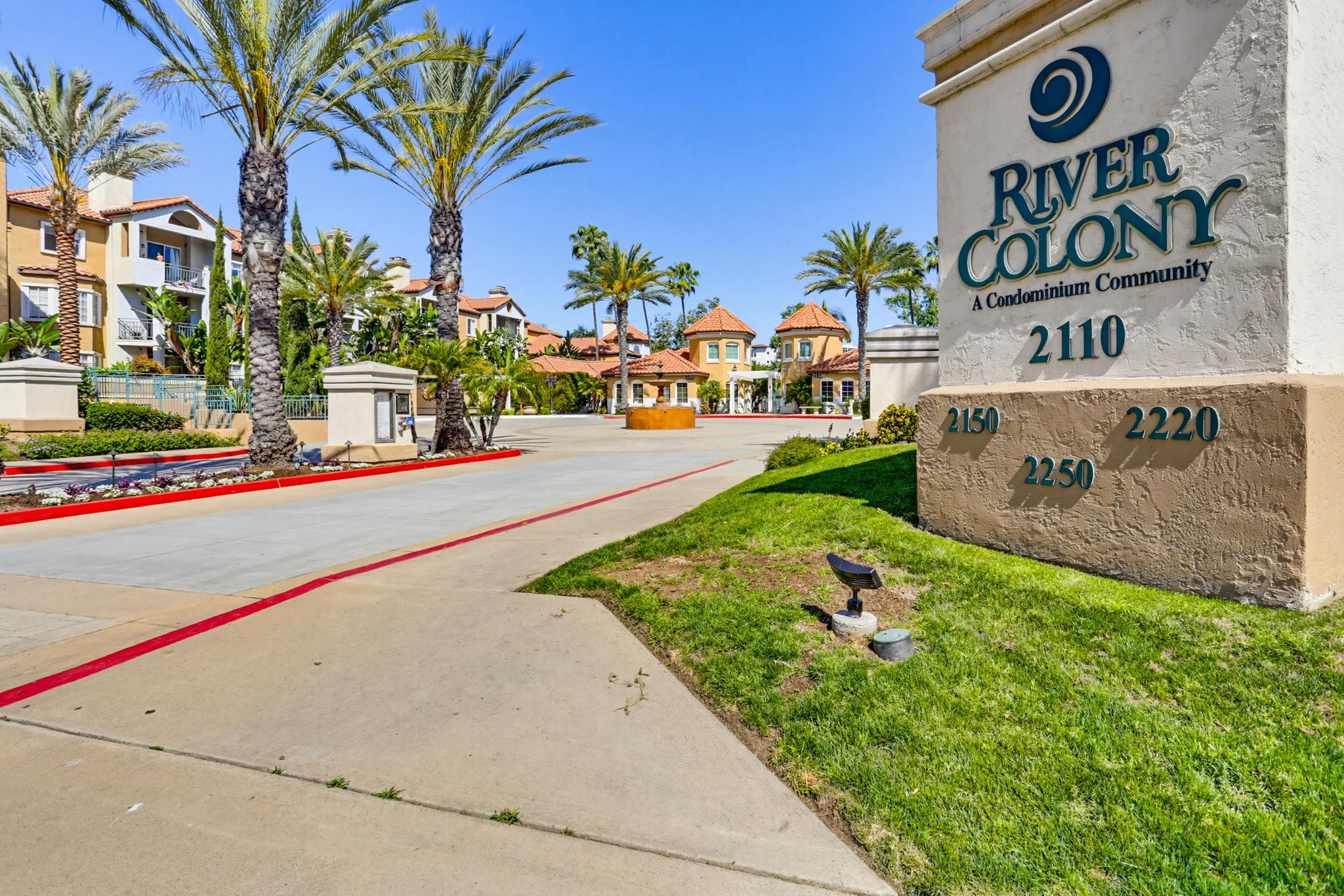 Virtual tour photo 3 of 33 for 2050 Camino De La Reina UNIT 316