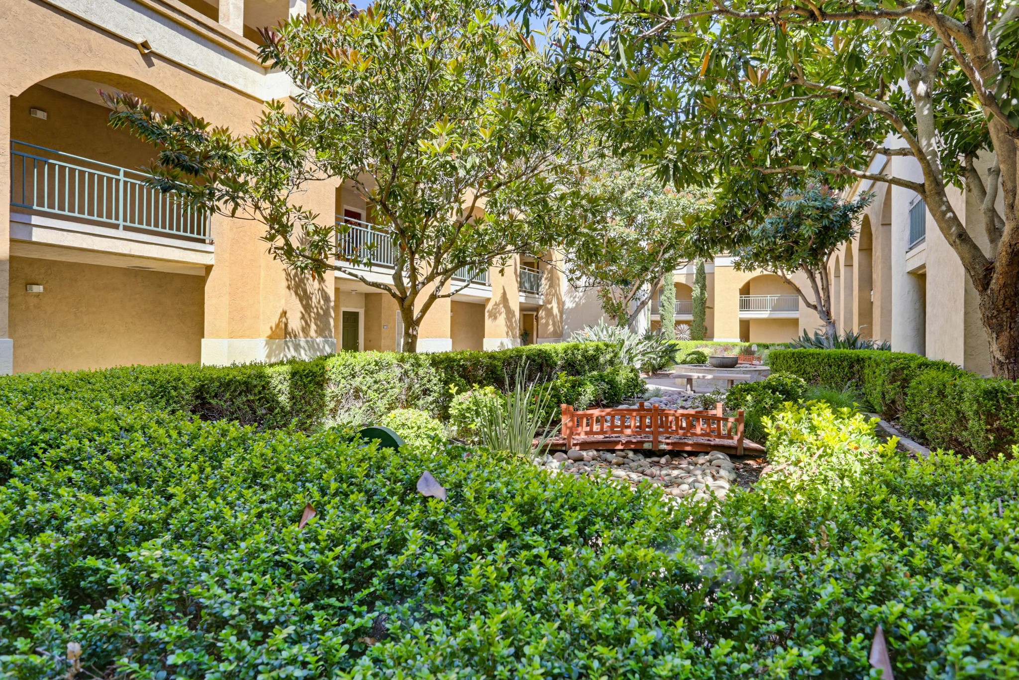 Virtual tour photo 4 of 33 for 2050 Camino De La Reina UNIT 316