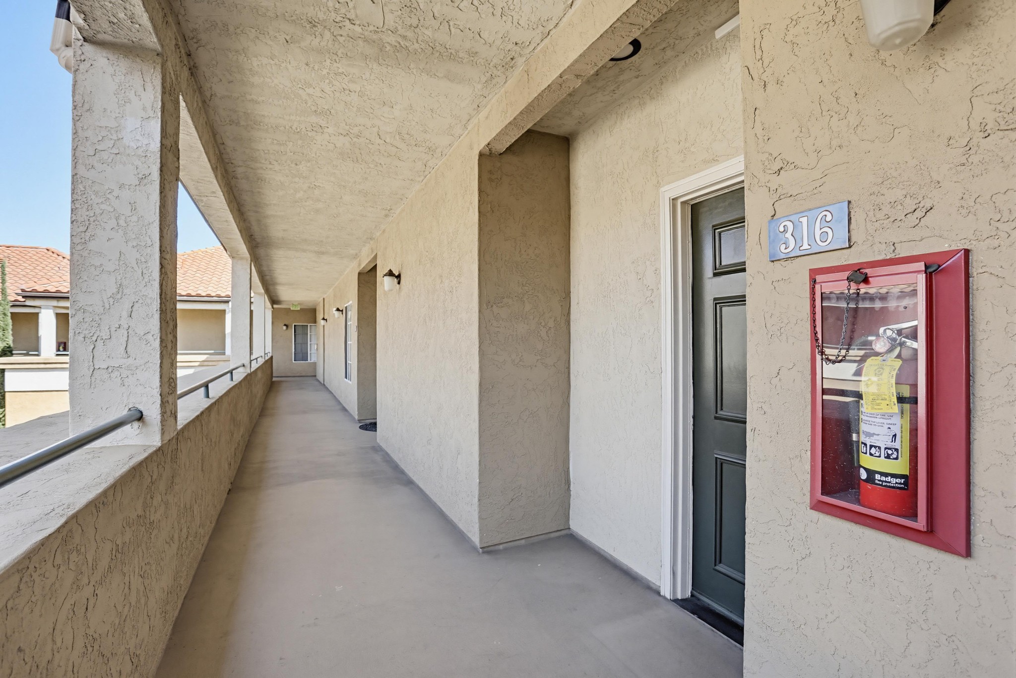 Virtual tour photo 6 of 33 for 2050 Camino De La Reina UNIT 316