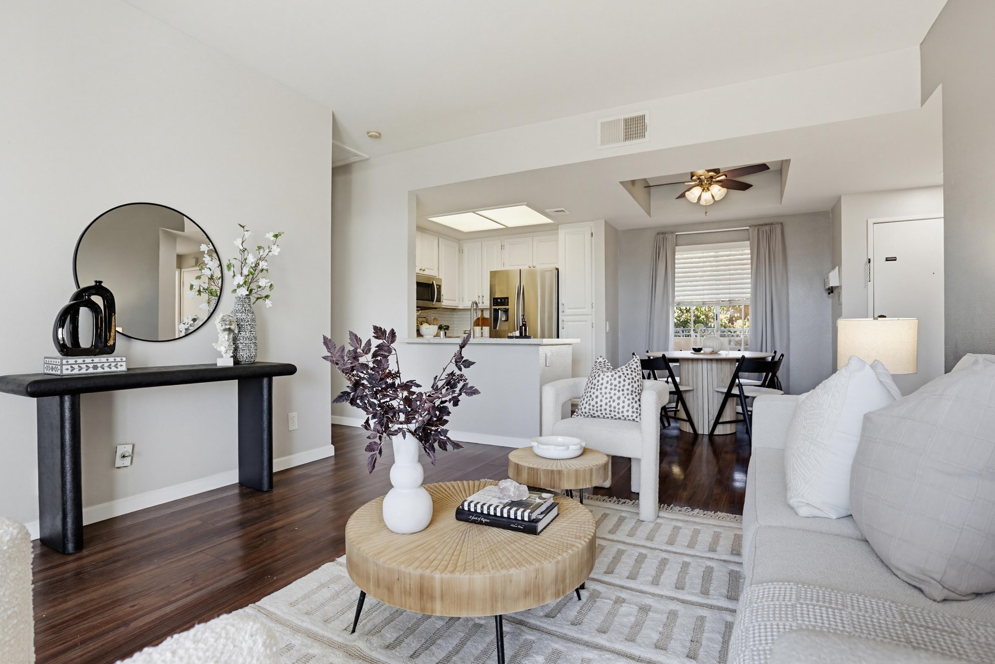 Virtual tour photo 11 of 33 for 2050 Camino De La Reina UNIT 316