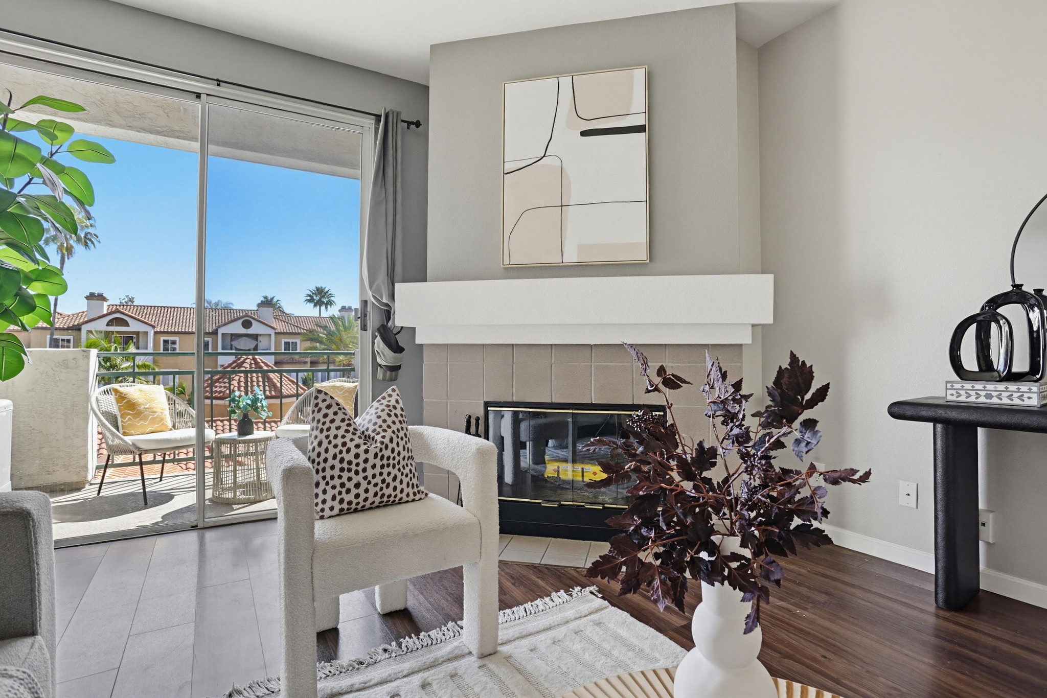 Virtual tour photo 12 of 33 for 2050 Camino De La Reina UNIT 316