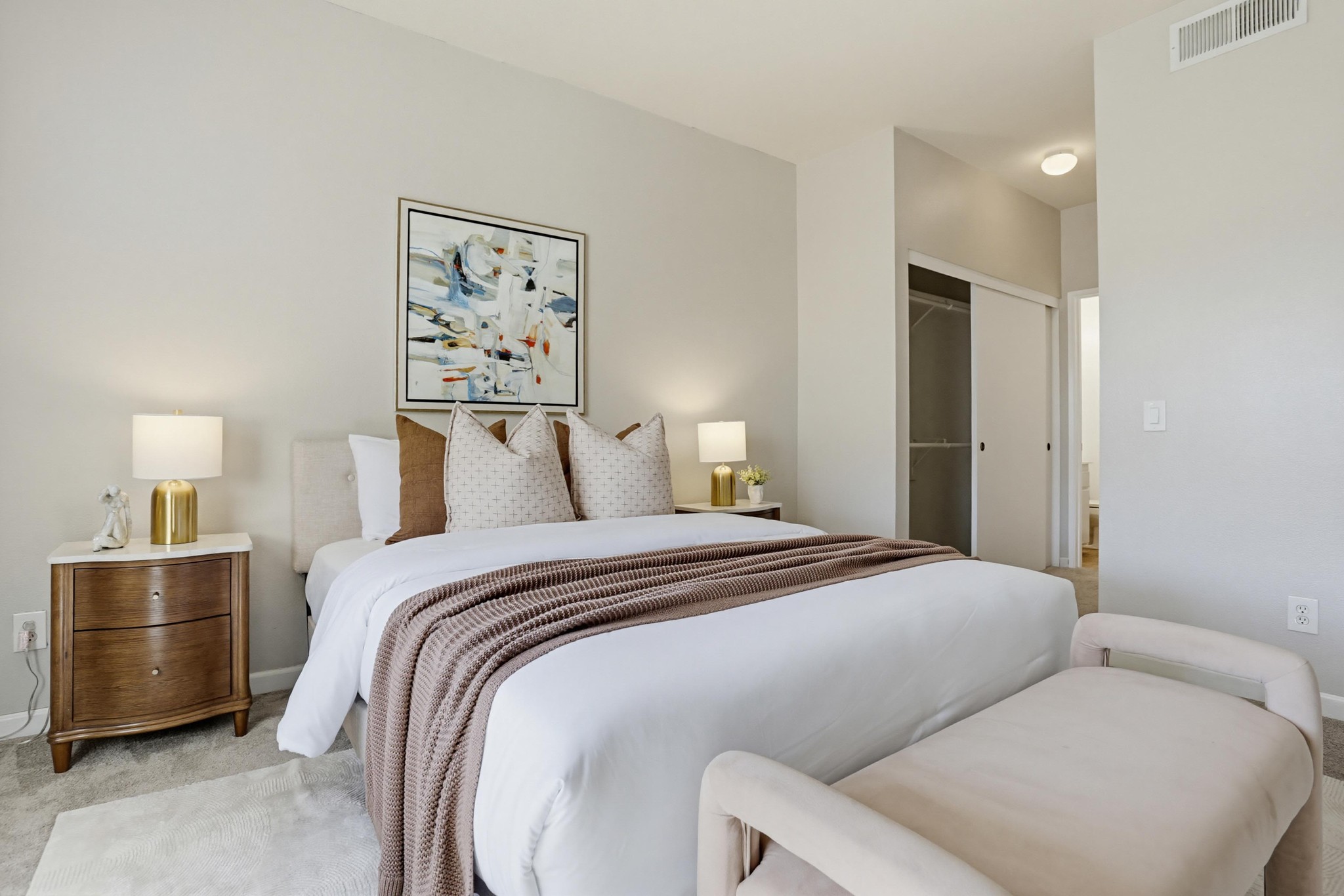 Virtual tour photo 19 of 33 for 2050 Camino De La Reina UNIT 316