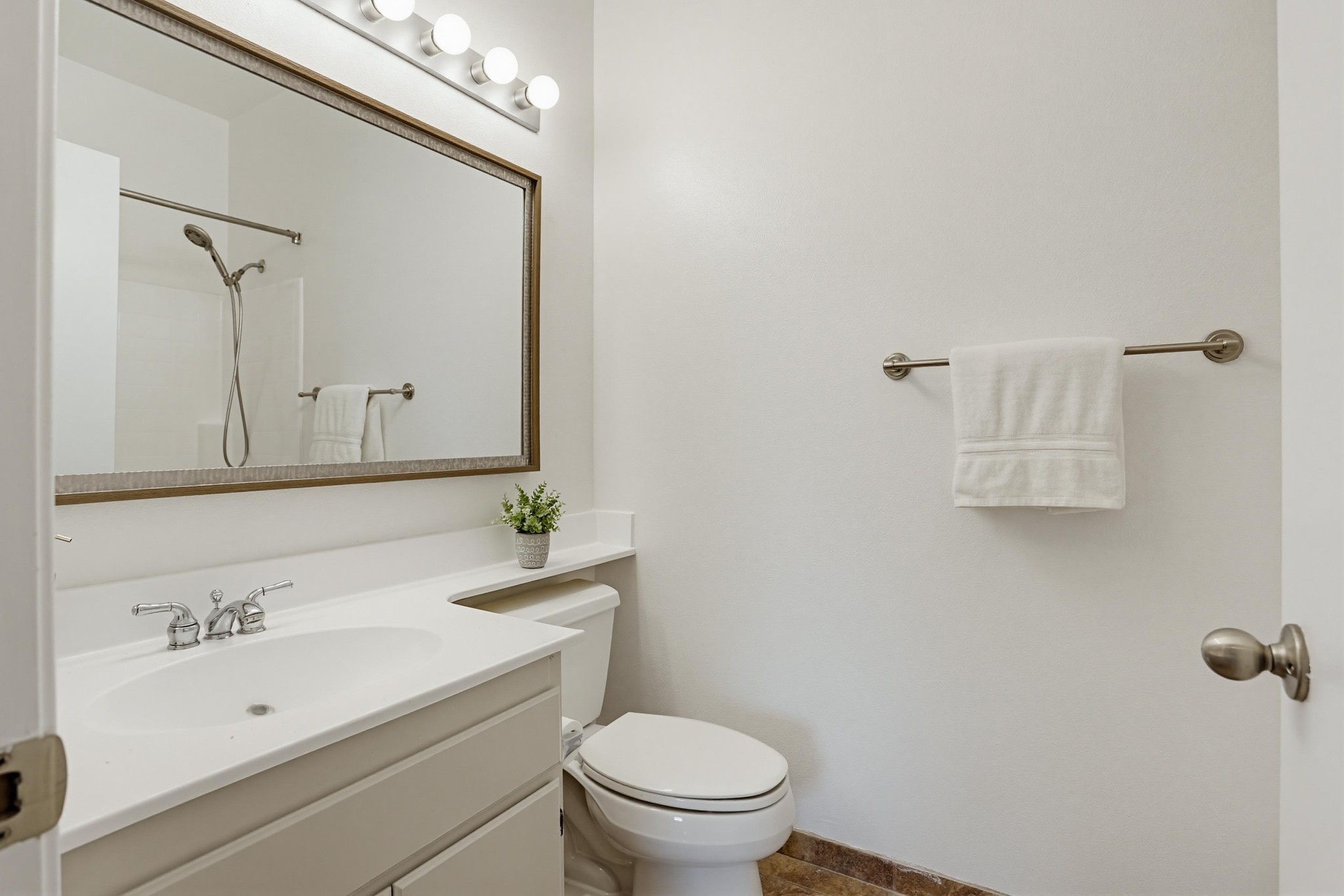 Virtual tour photo 22 of 33 for 2050 Camino De La Reina UNIT 316