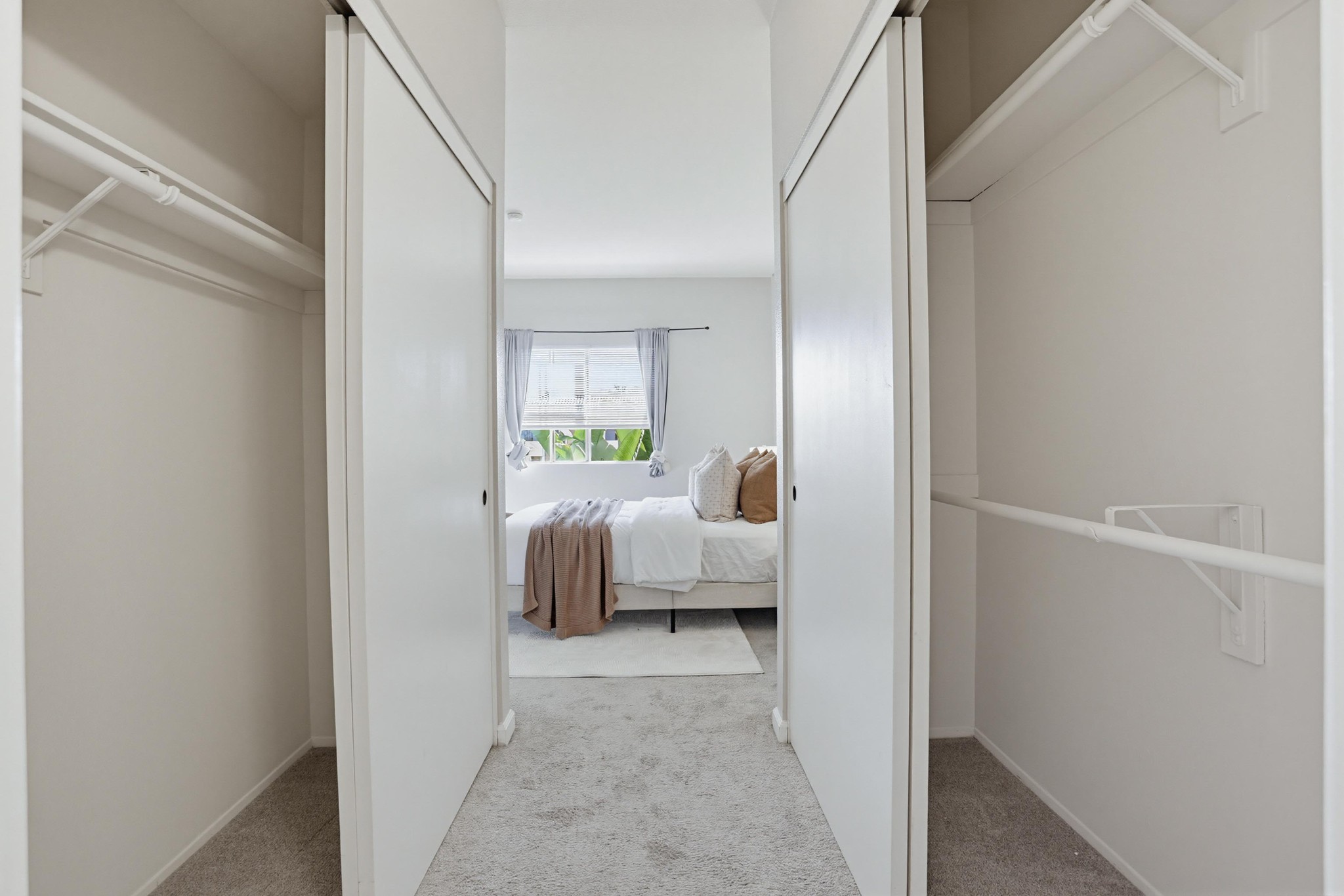 Virtual tour photo 23 of 33 for 2050 Camino De La Reina UNIT 316