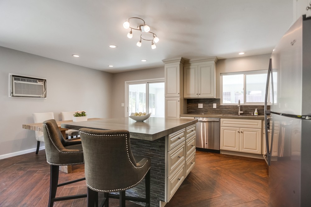 Virtual tour photo 17 of 49 for 2051 Boundary St