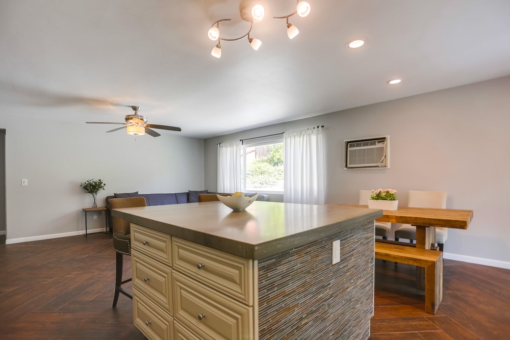 Virtual tour photo 21 of 49 for 2051 Boundary St