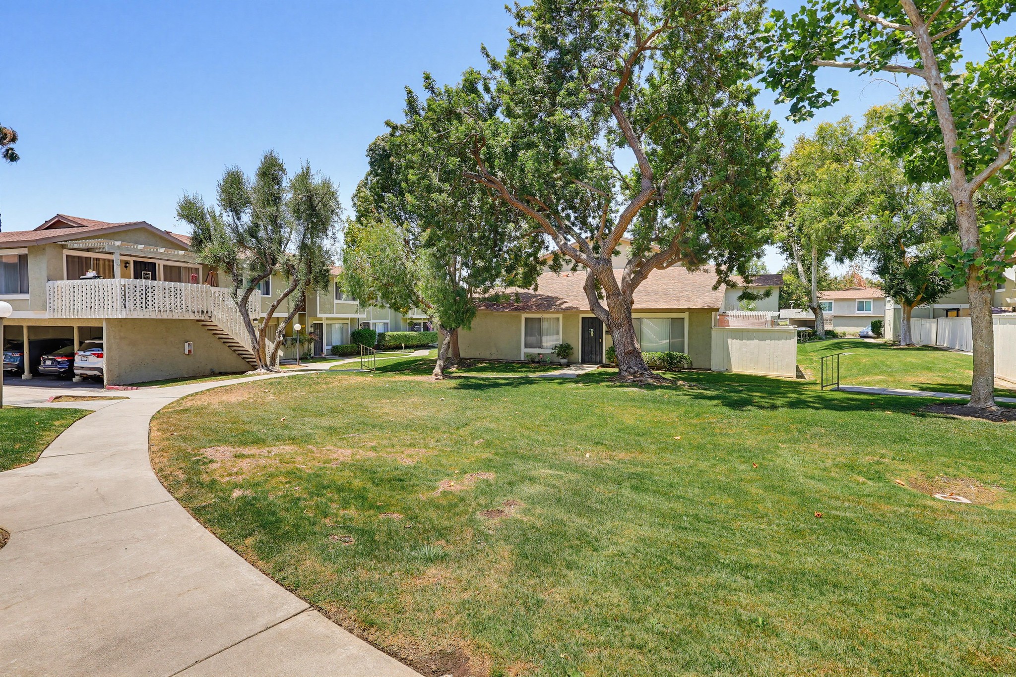 Virtual tour photo 5 of 44 for 2053 E Aroma Dr