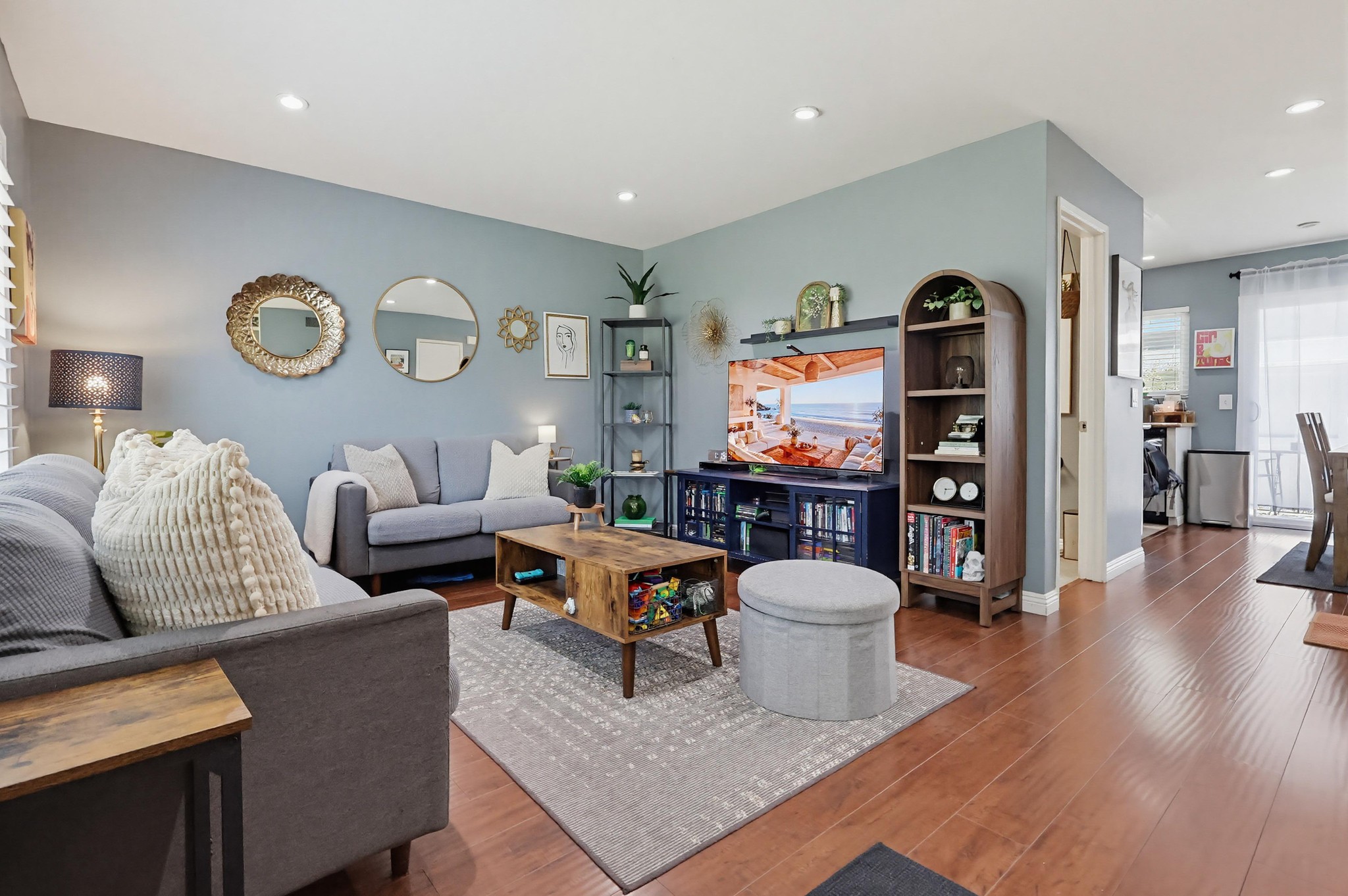 Virtual tour photo 7 of 44 for 2053 E Aroma Dr