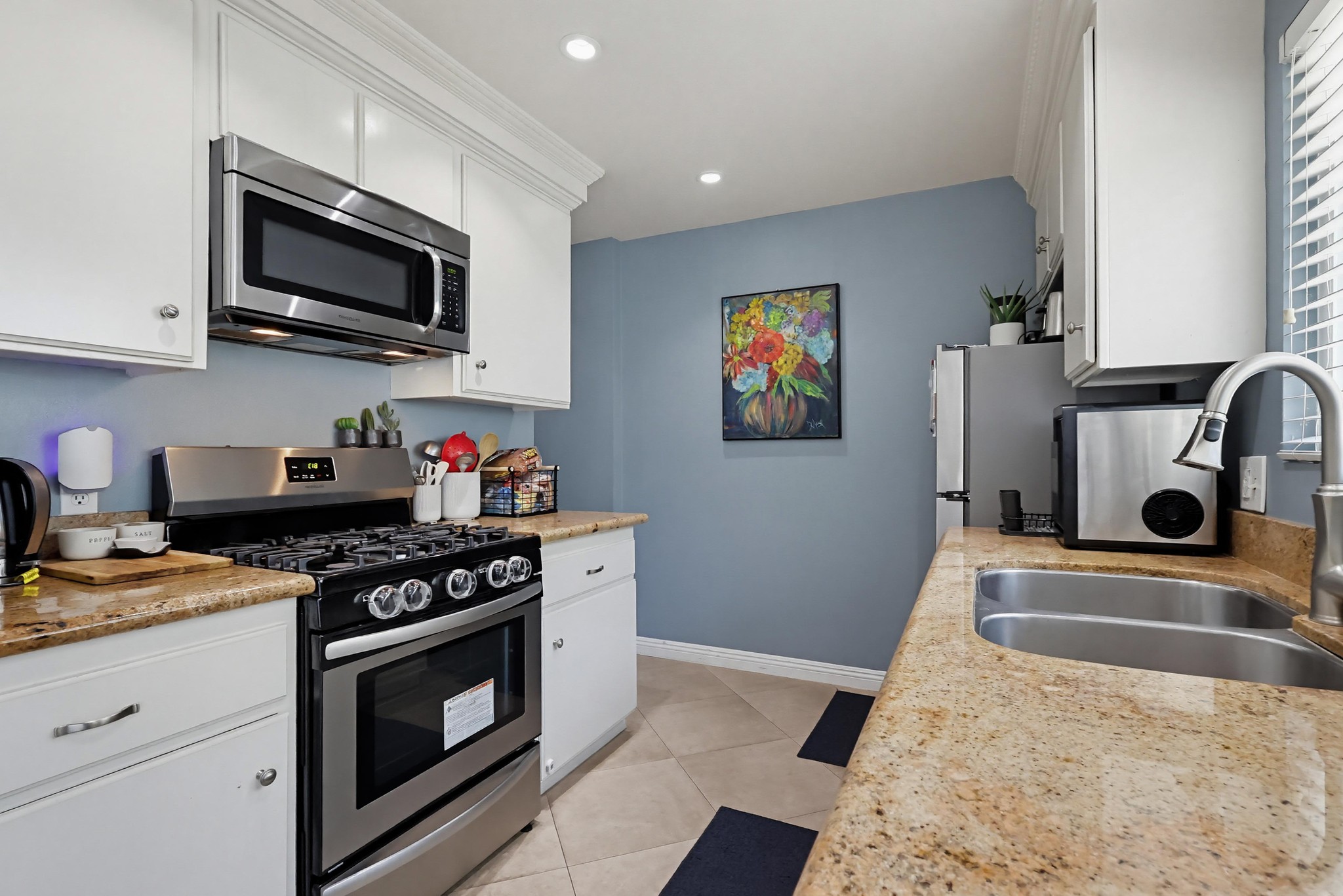 Virtual tour photo 18 of 44 for 2053 E Aroma Dr