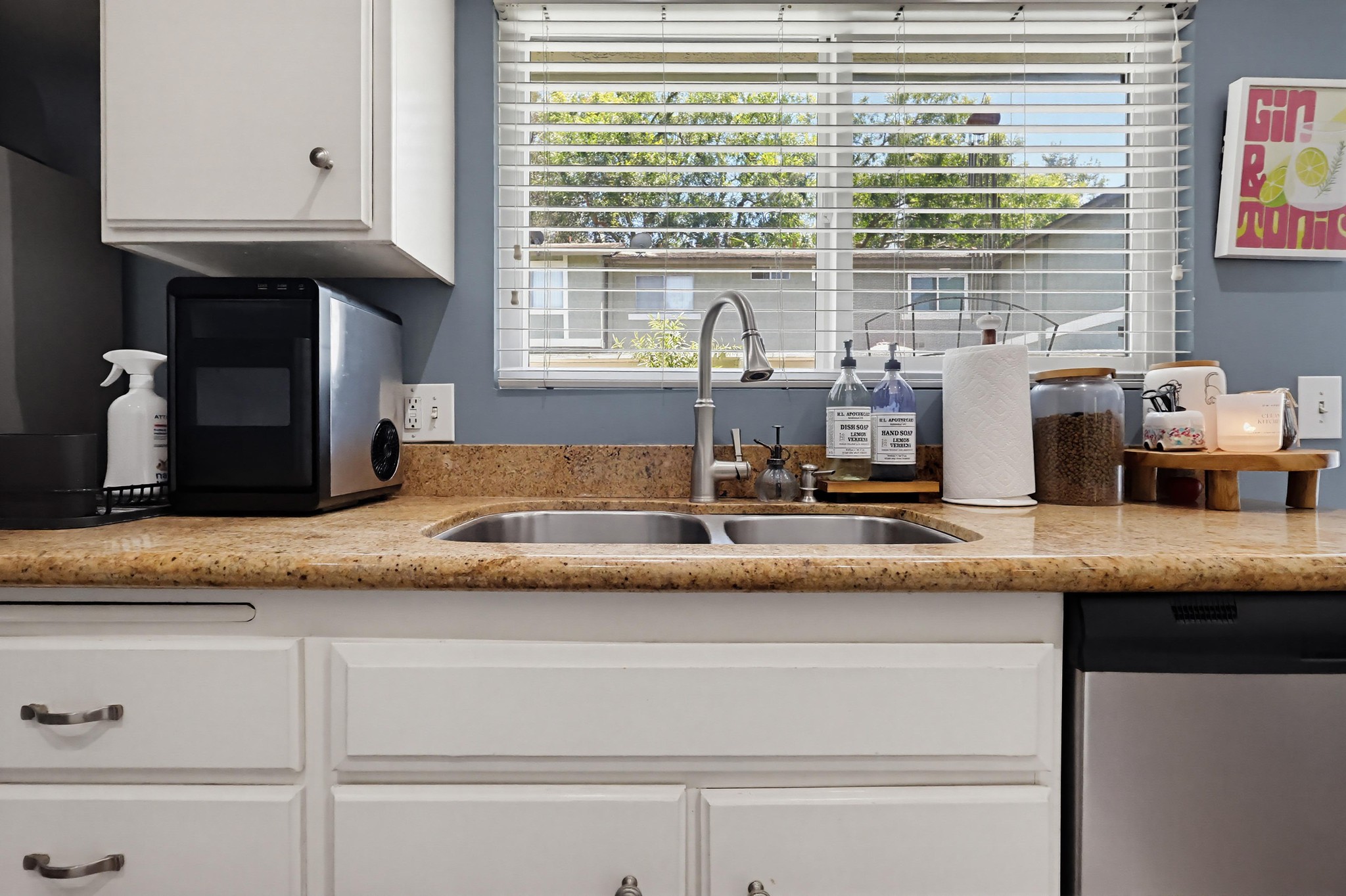 Virtual tour photo 19 of 44 for 2053 E Aroma Dr