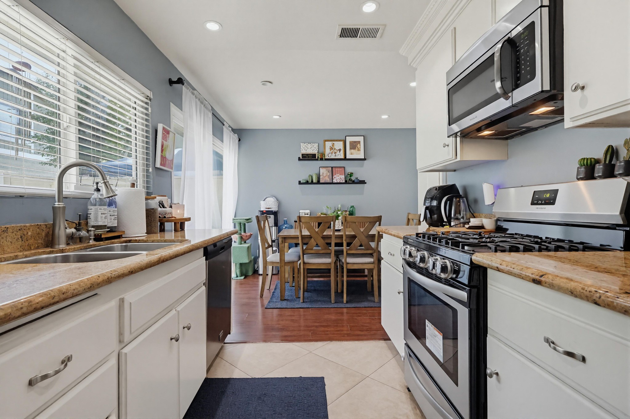 Virtual tour photo 20 of 44 for 2053 E Aroma Dr