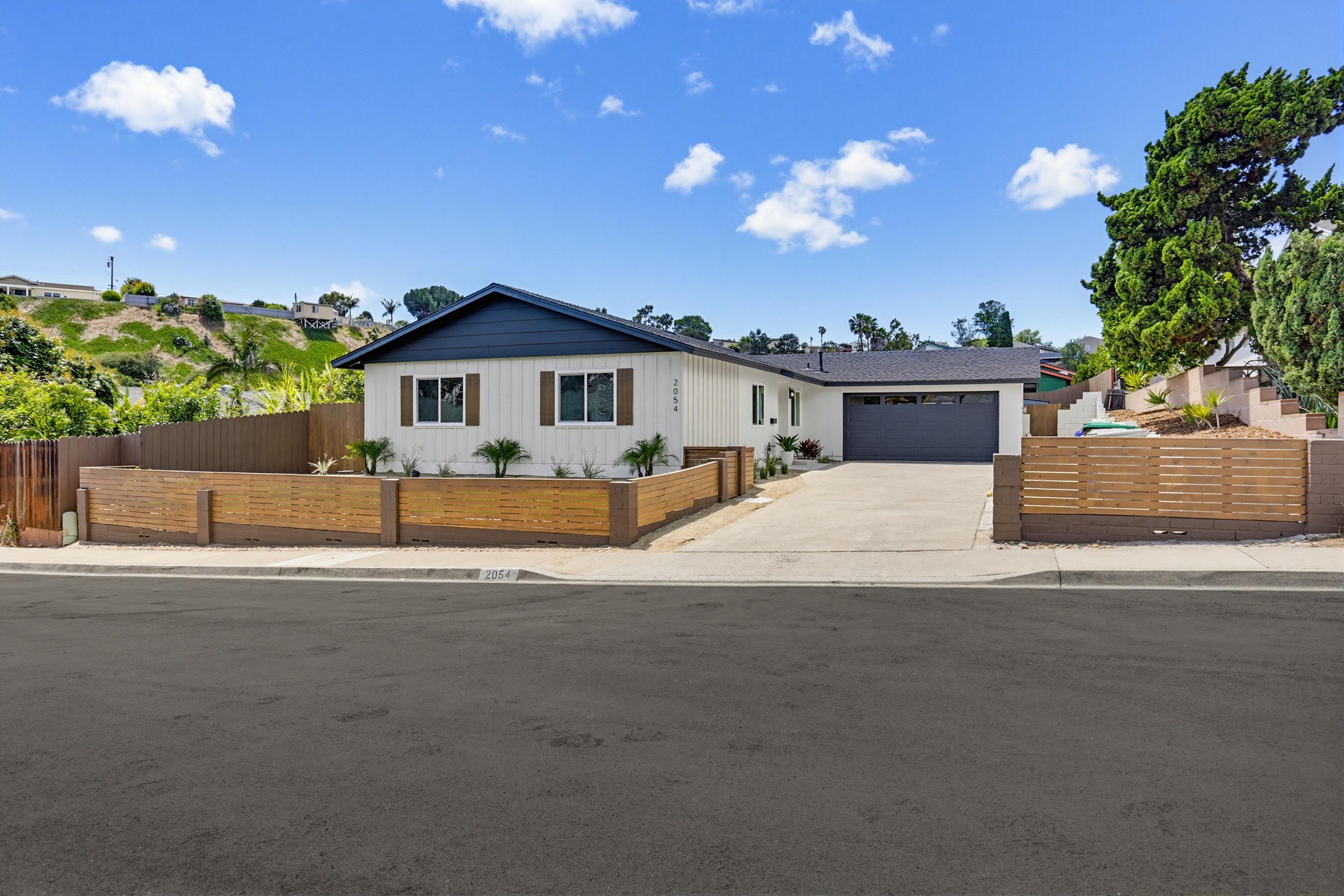 Virtual tour photo 1 of 38 for 2054 Judson St