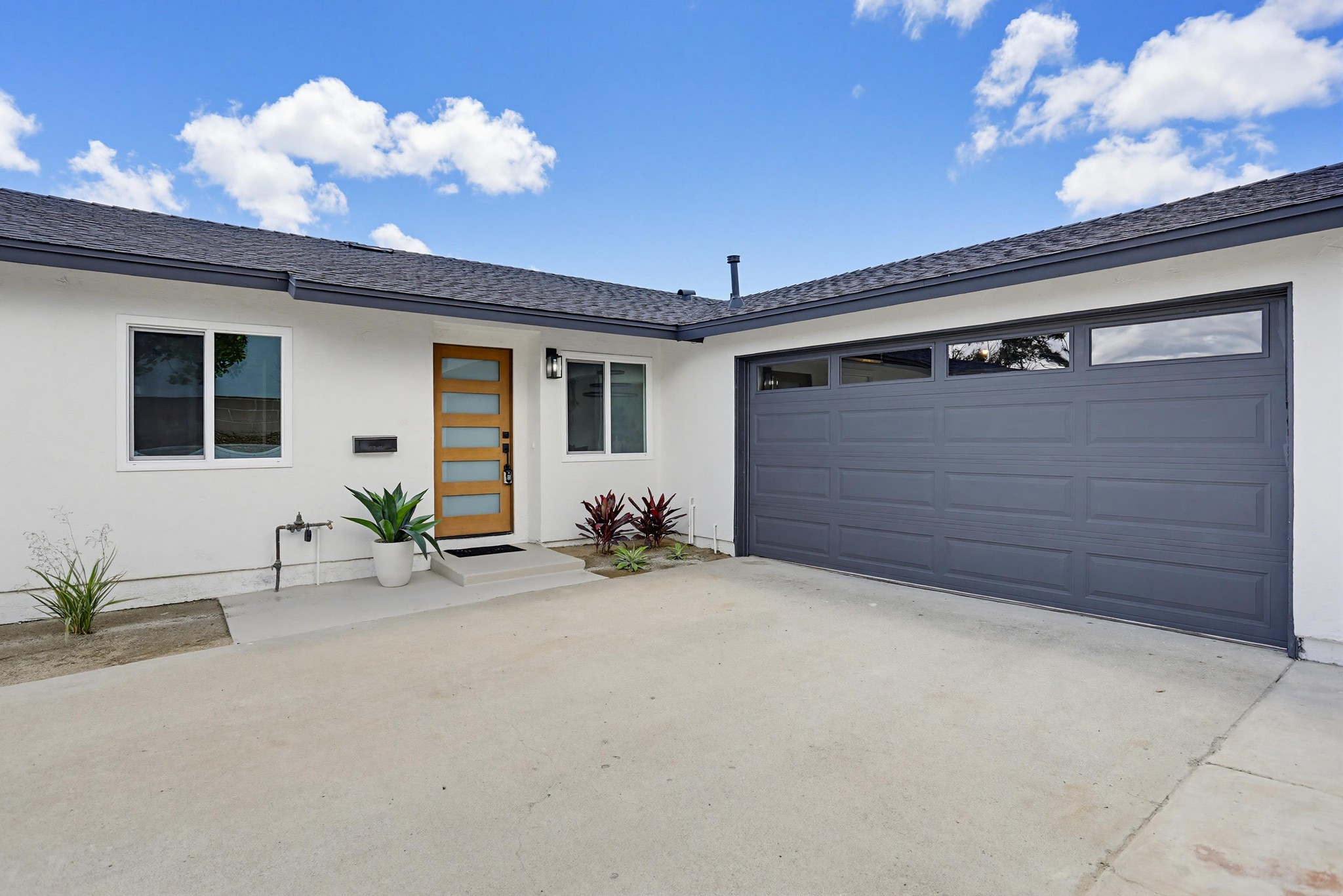 Virtual tour photo 4 of 38 for 2054 Judson St