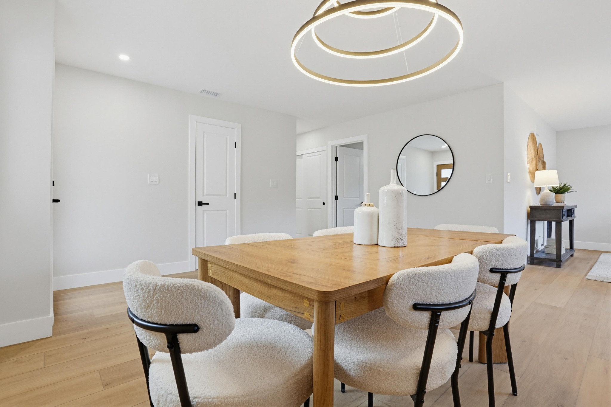 Virtual tour photo 9 of 38 for 2054 Judson St