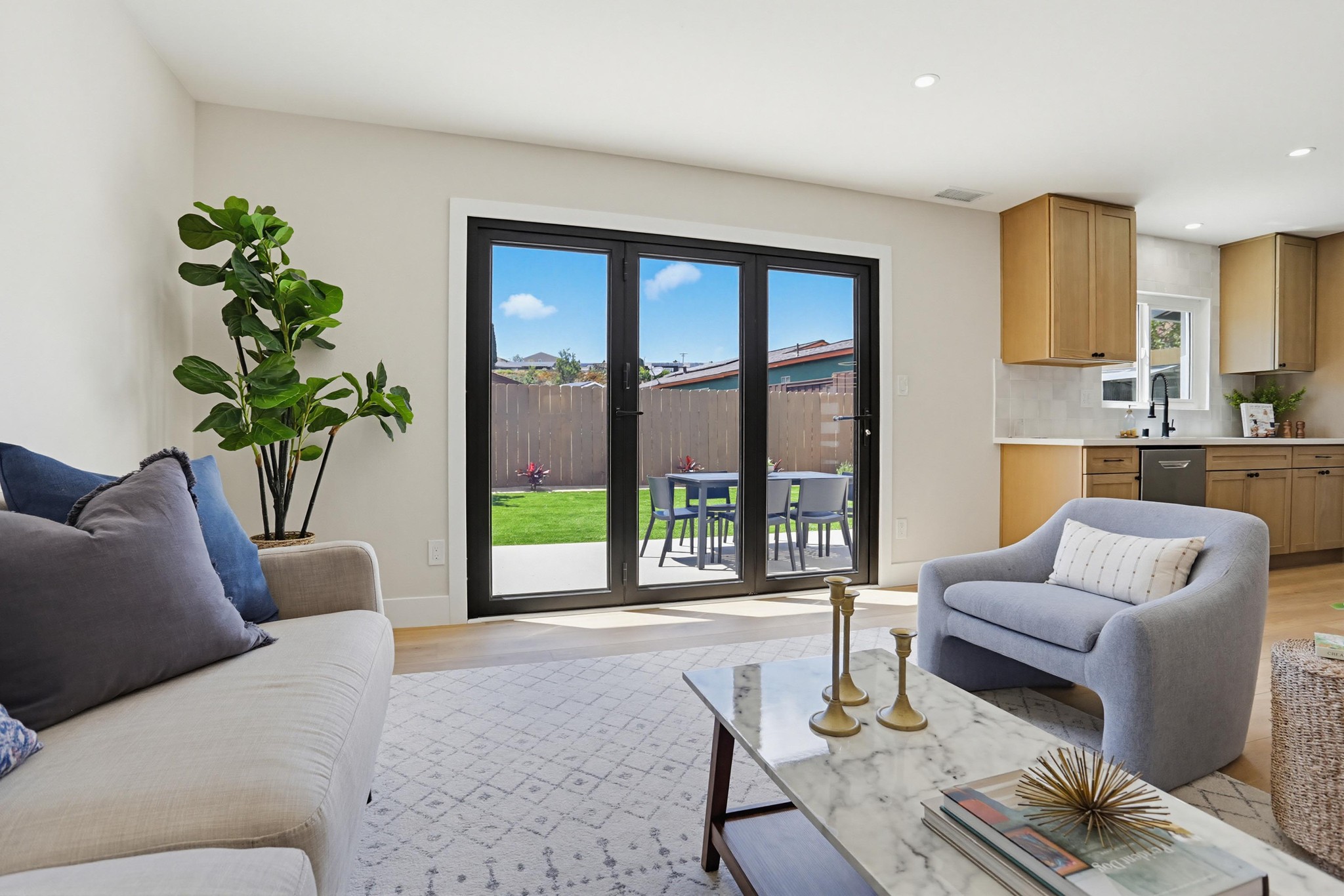 Virtual tour photo 13 of 38 for 2054 Judson St
