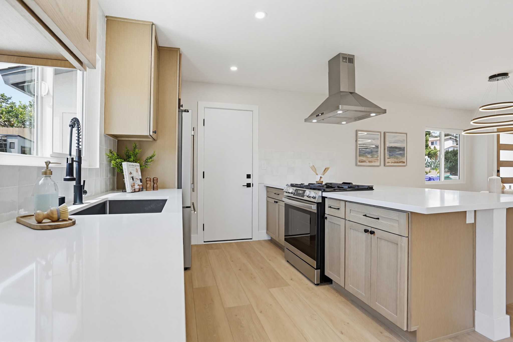 Virtual tour photo 18 of 38 for 2054 Judson St