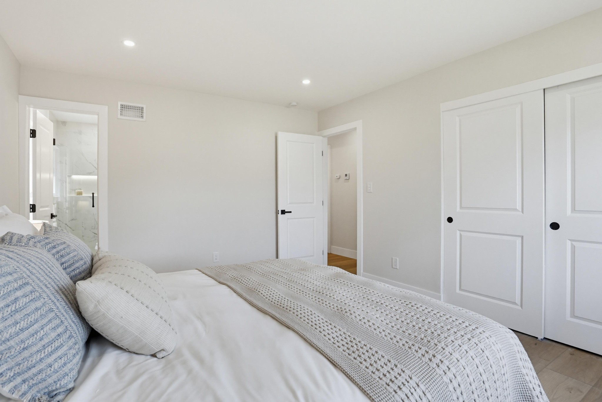 Virtual tour photo 24 of 38 for 2054 Judson St