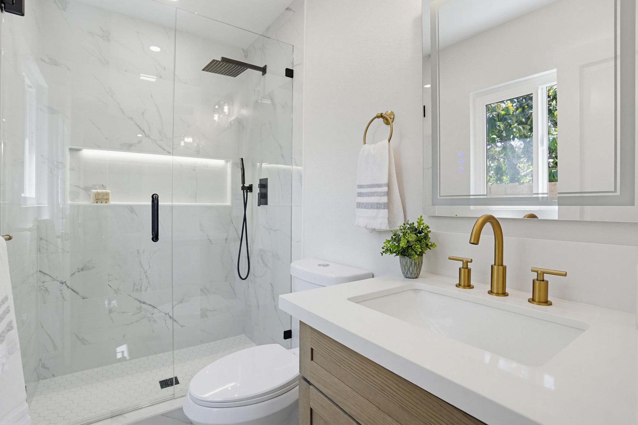Virtual tour photo 25 of 38 for 2054 Judson St