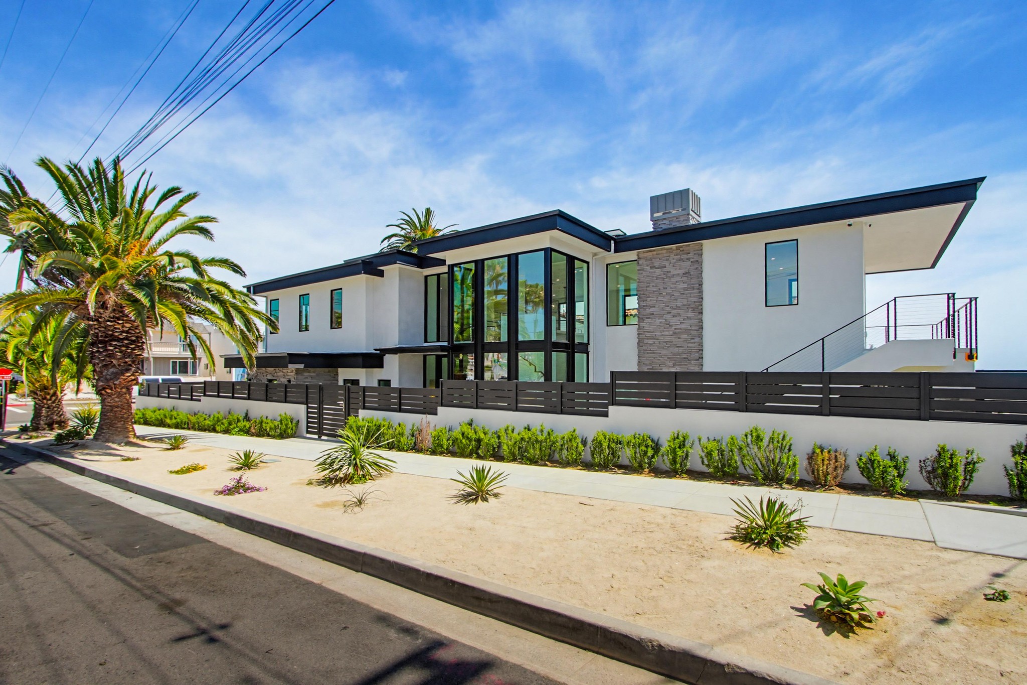 Virtual tour photo 3 of 93 for 206 4th St