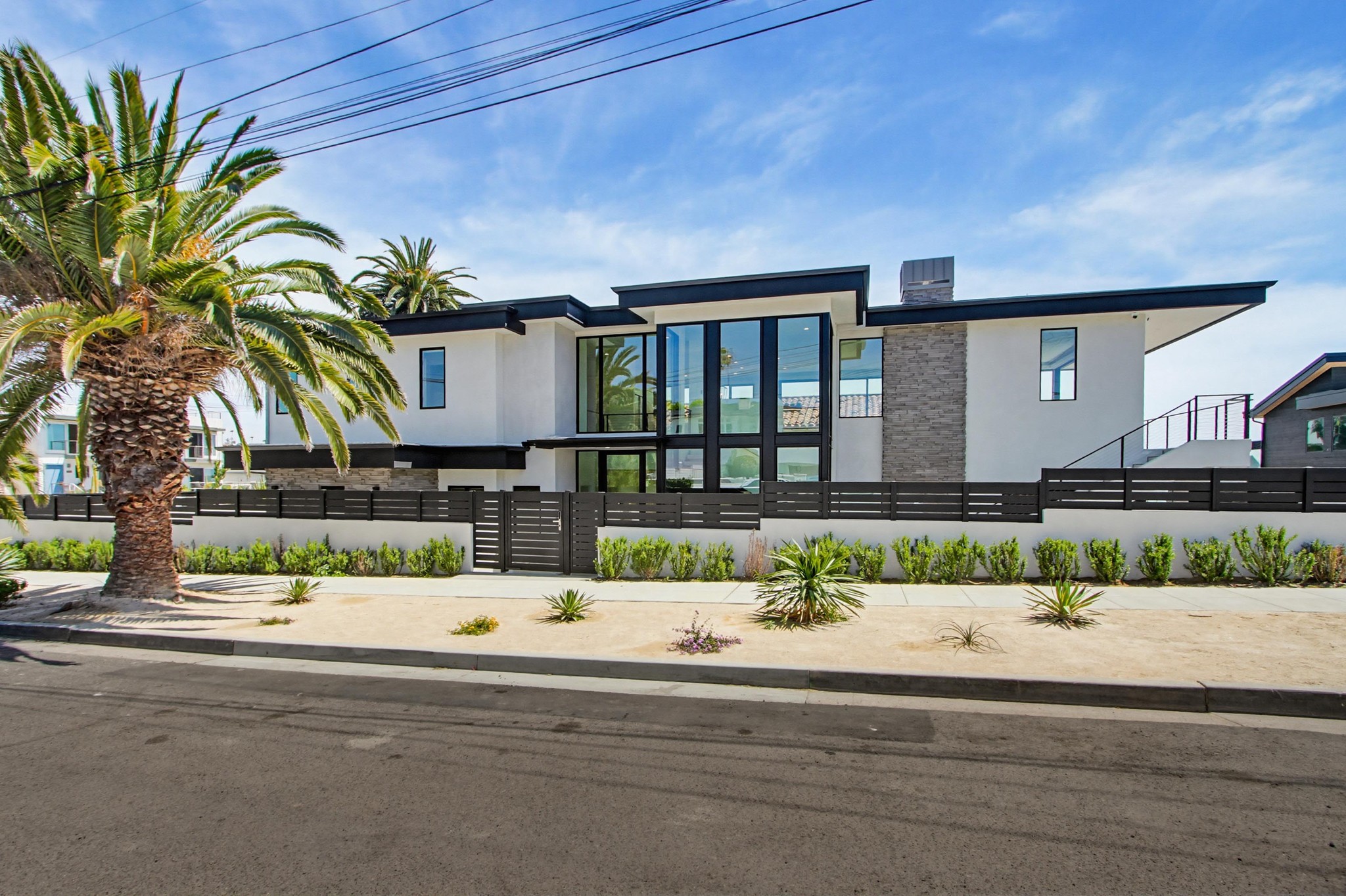 Virtual tour photo 4 of 93 for 206 4th St
