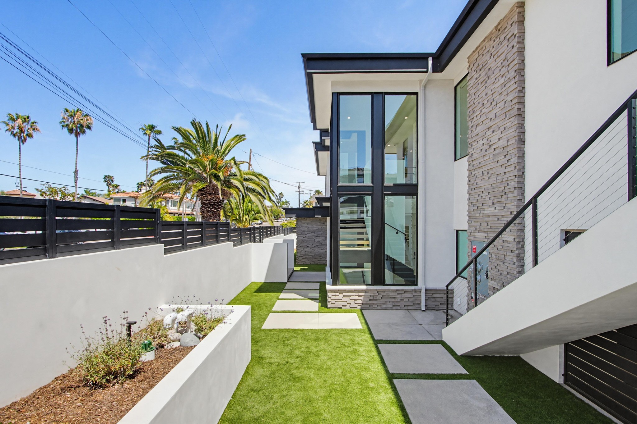 Virtual tour photo 9 of 93 for 206 4th St