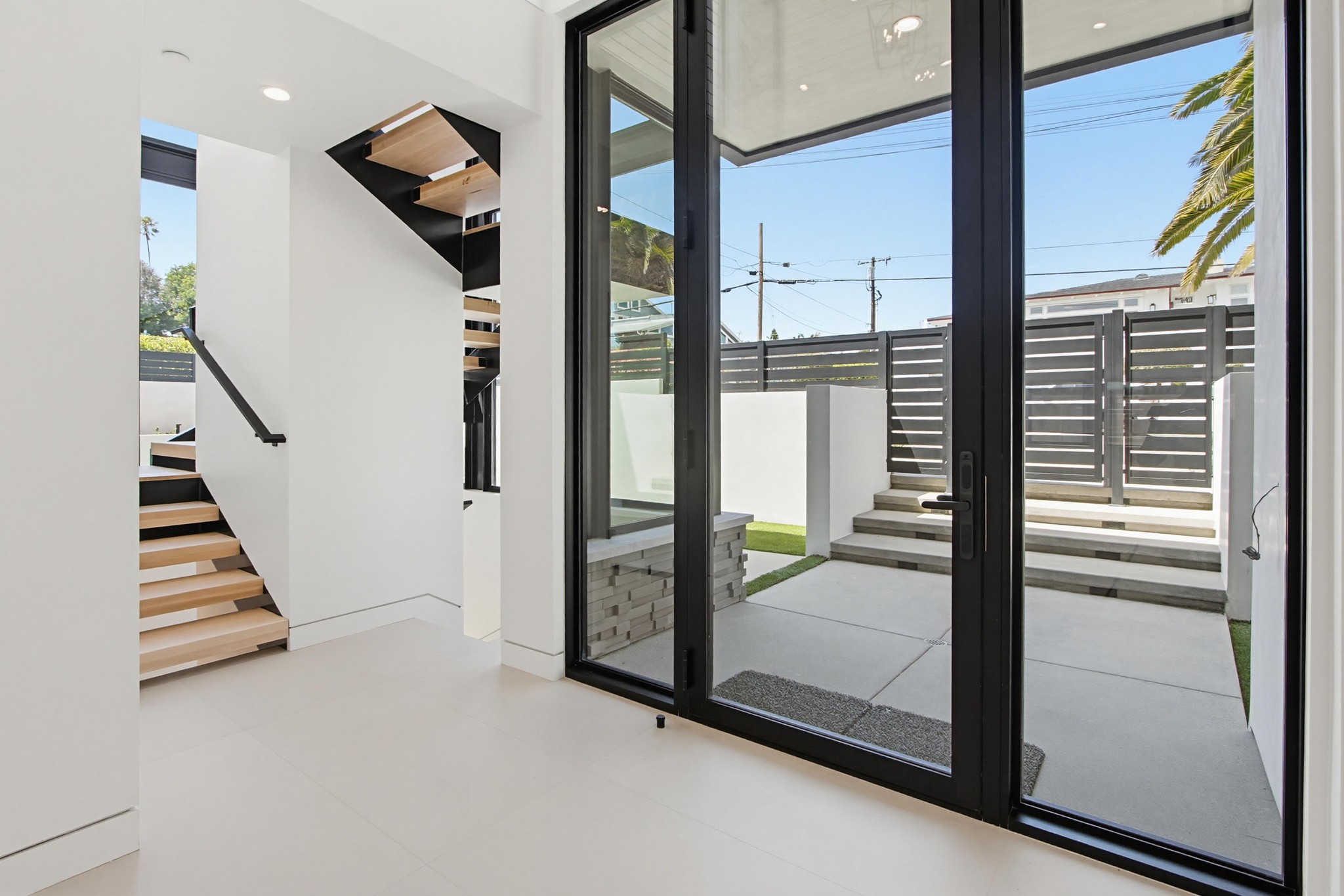 Virtual tour photo 12 of 93 for 206 4th St