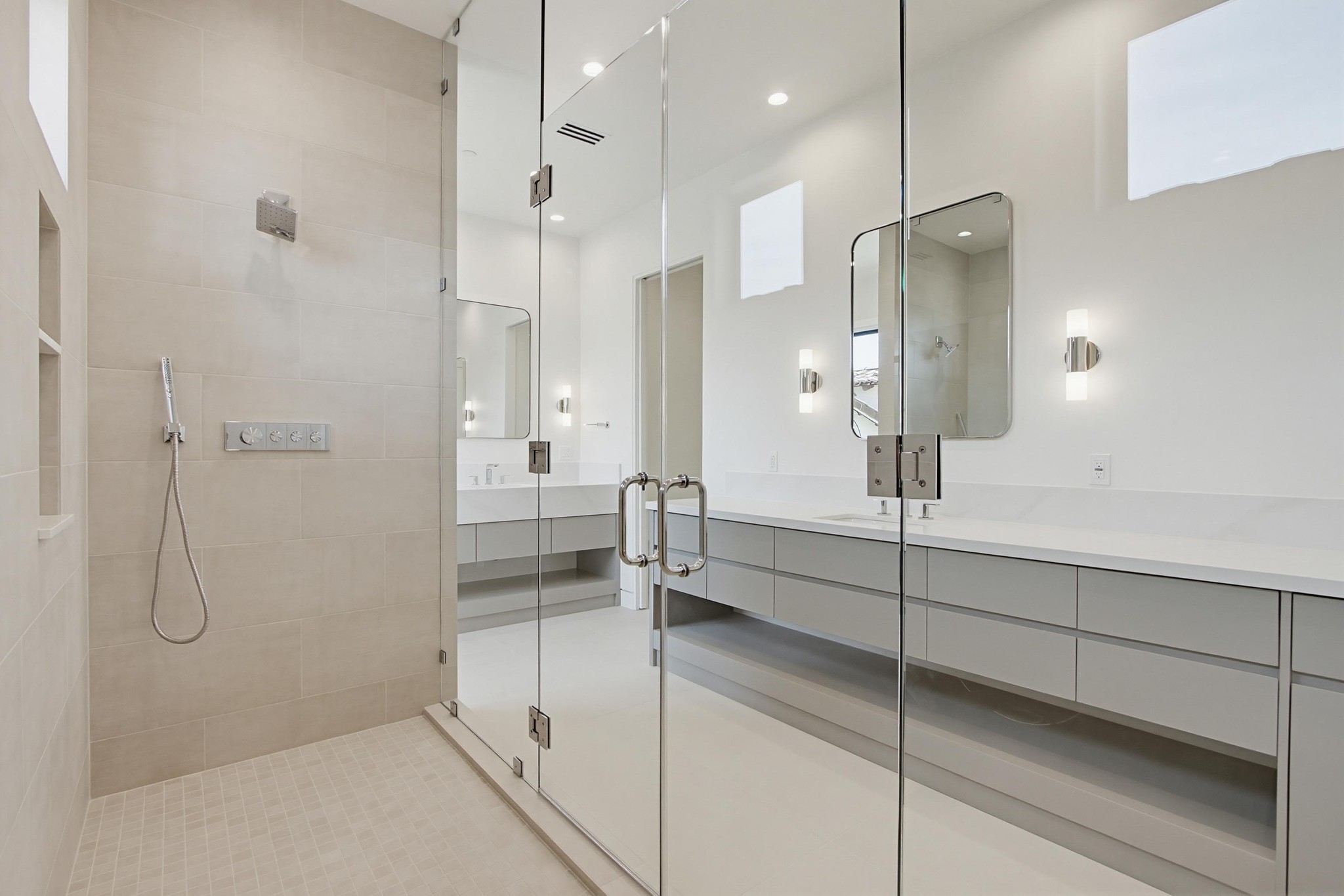 Virtual tour photo 49 of 93 for 206 4th St
