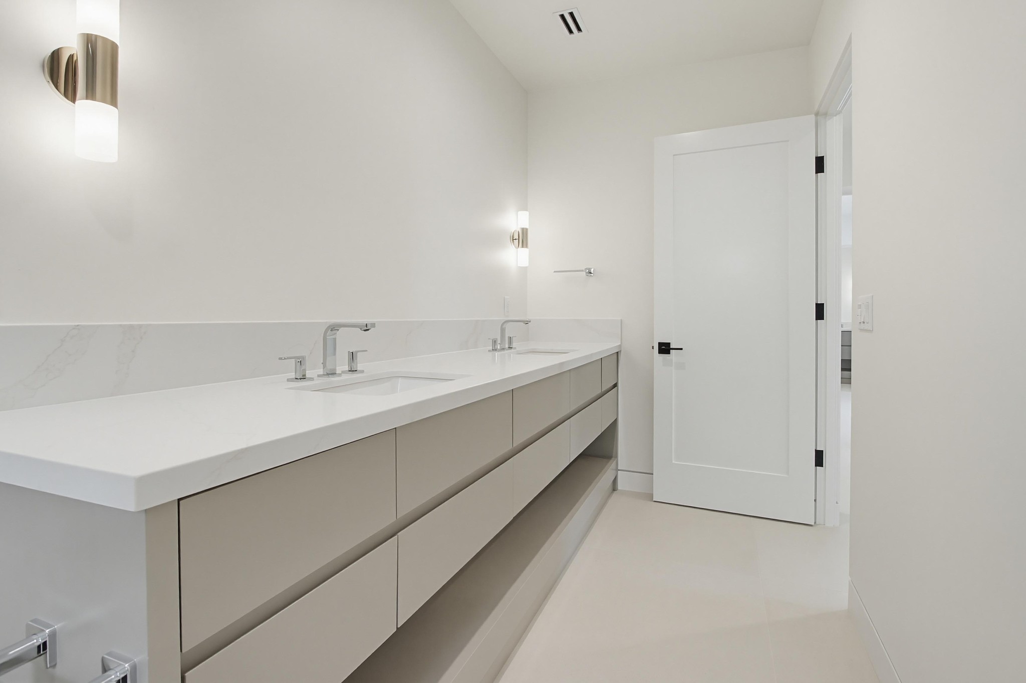 Virtual tour photo 65 of 93 for 206 4th St