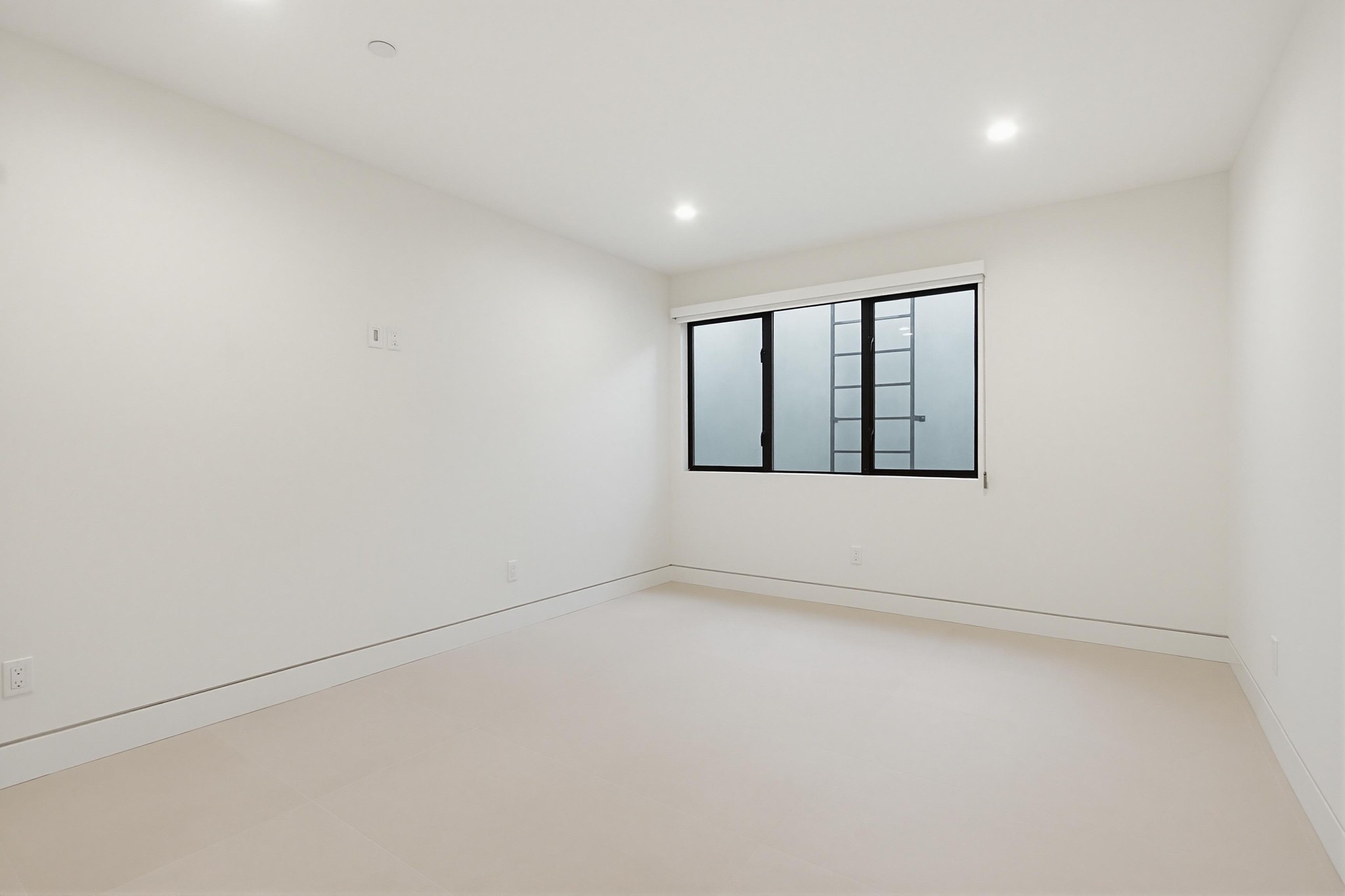 Virtual tour photo 77 of 93 for 206 4th St