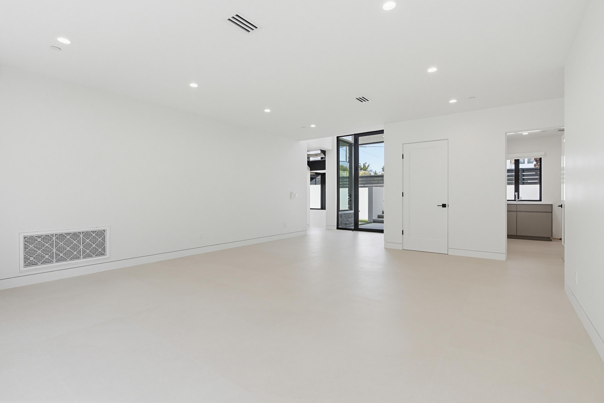 Virtual tour photo 86 of 93 for 206 4th St