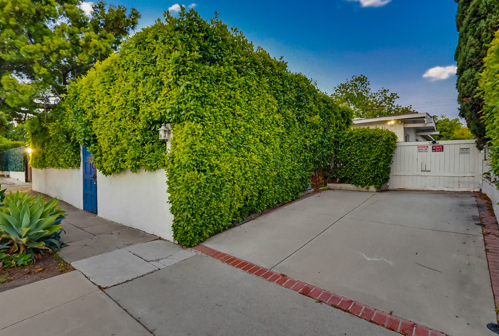 Virtual tour photo 3 of 119 for 206 N Wilton Pl