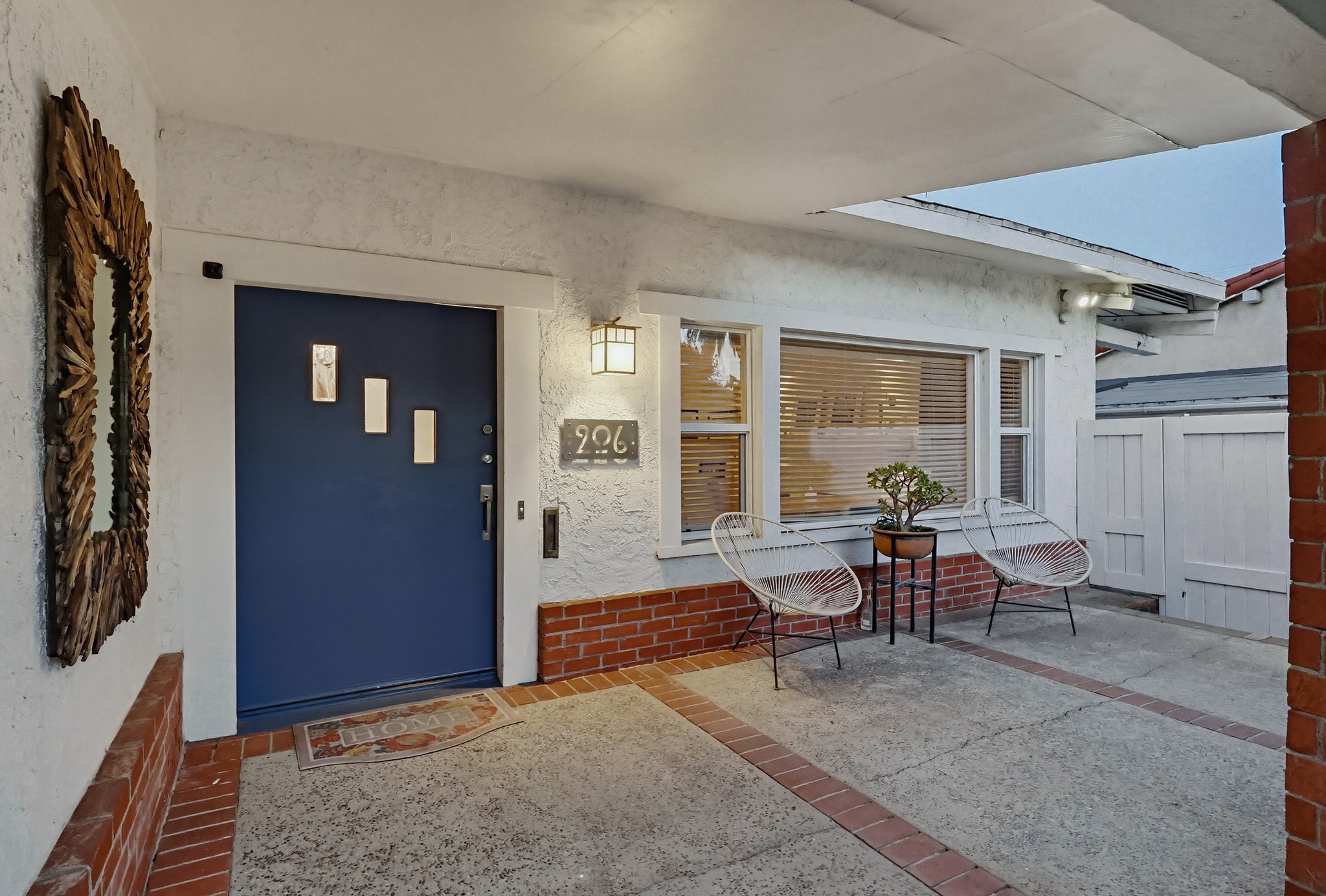 Virtual tour photo 11 of 119 for 206 N Wilton Pl