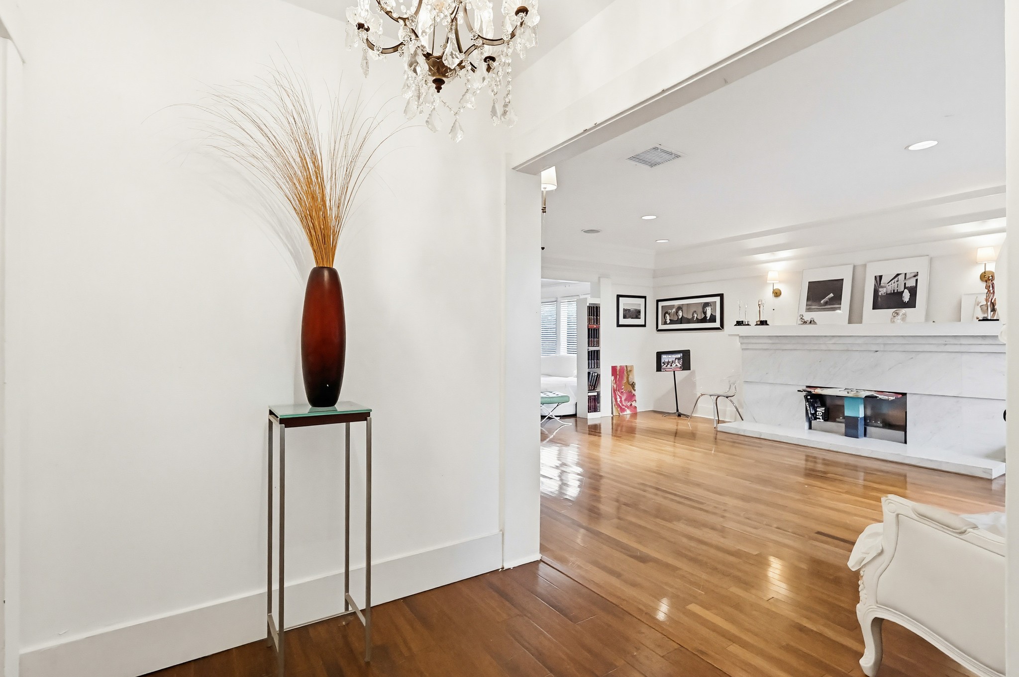 Virtual tour photo 43 of 119 for 206 N Wilton Pl