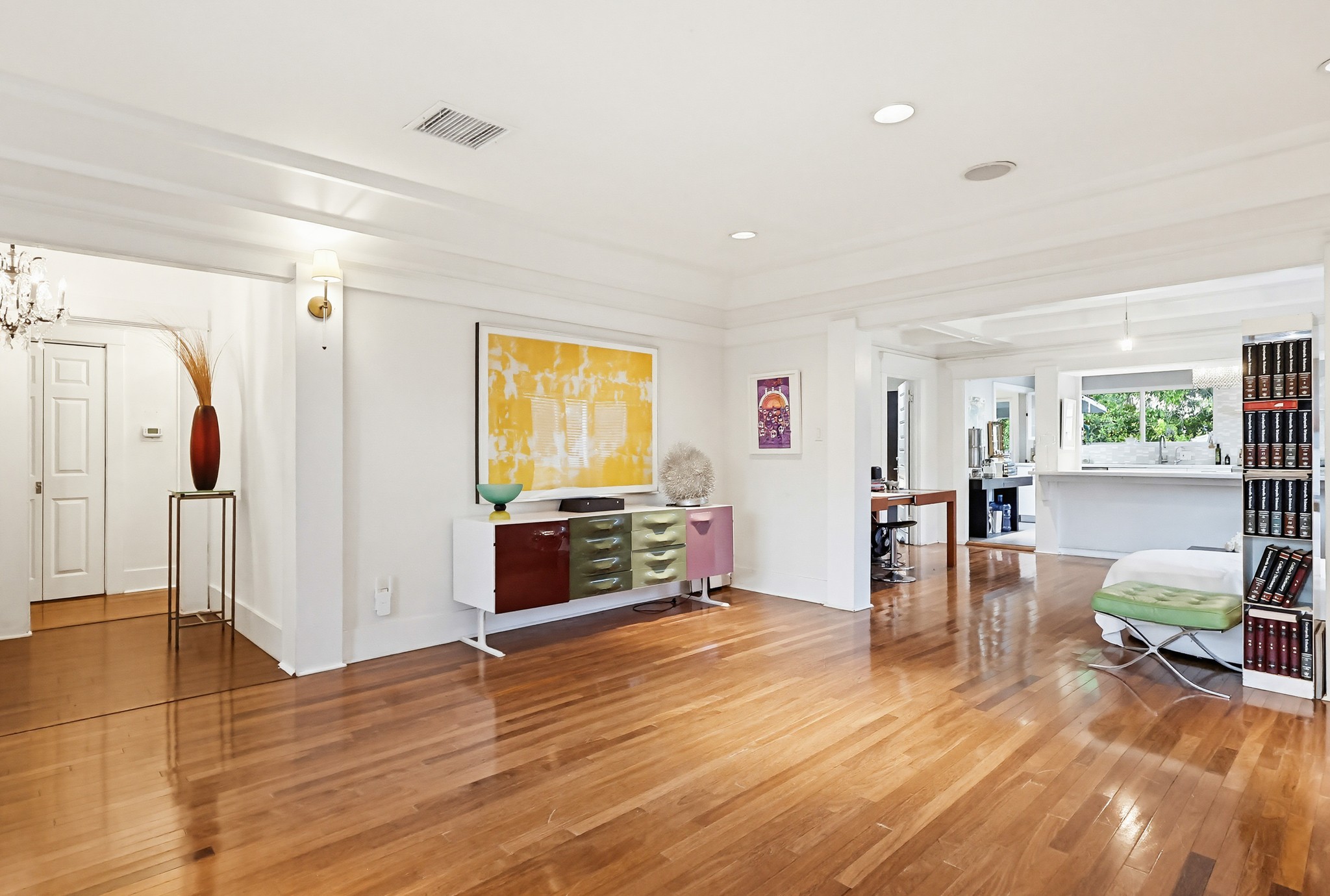 Virtual tour photo 45 of 119 for 206 N Wilton Pl