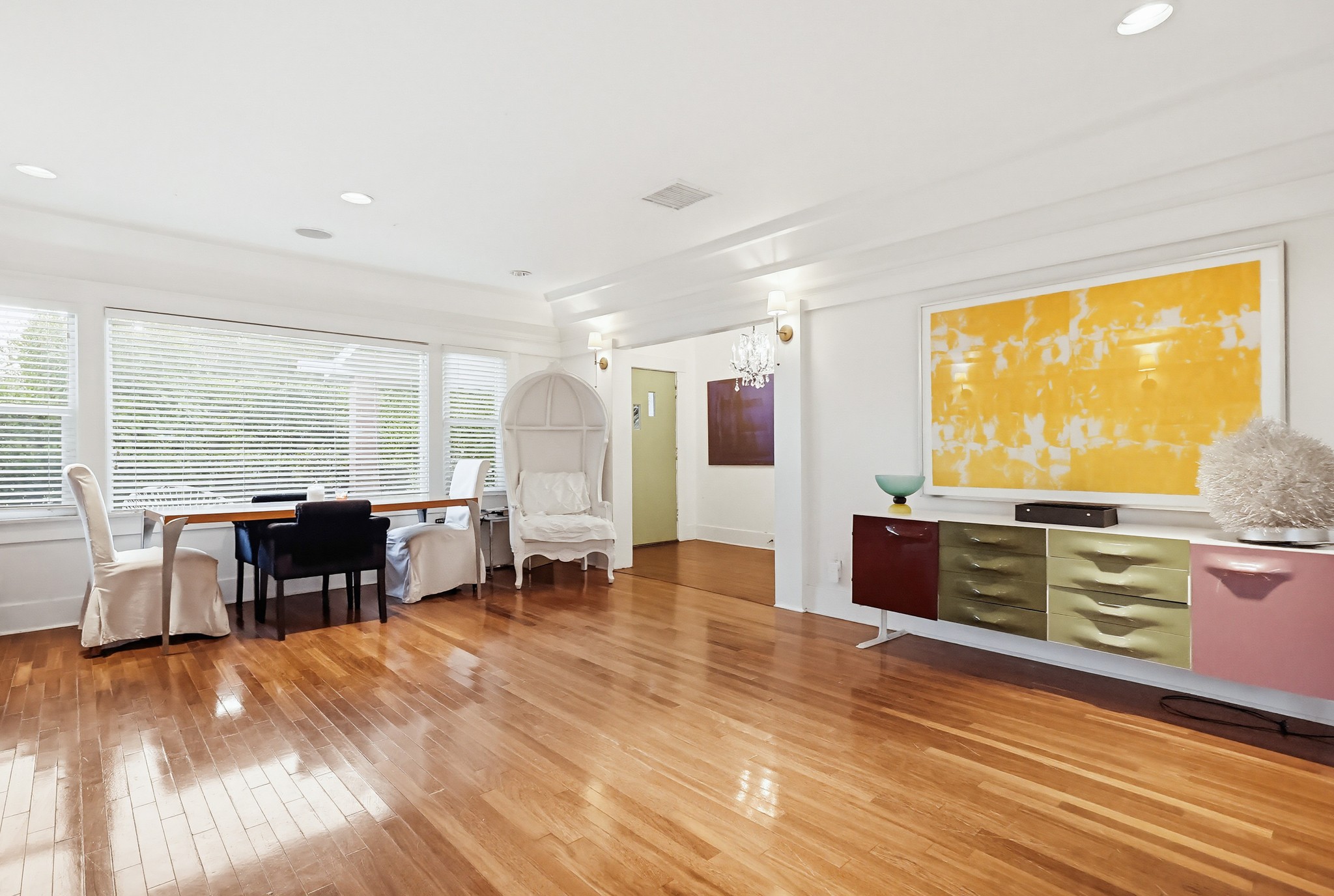 Virtual tour photo 49 of 119 for 206 N Wilton Pl