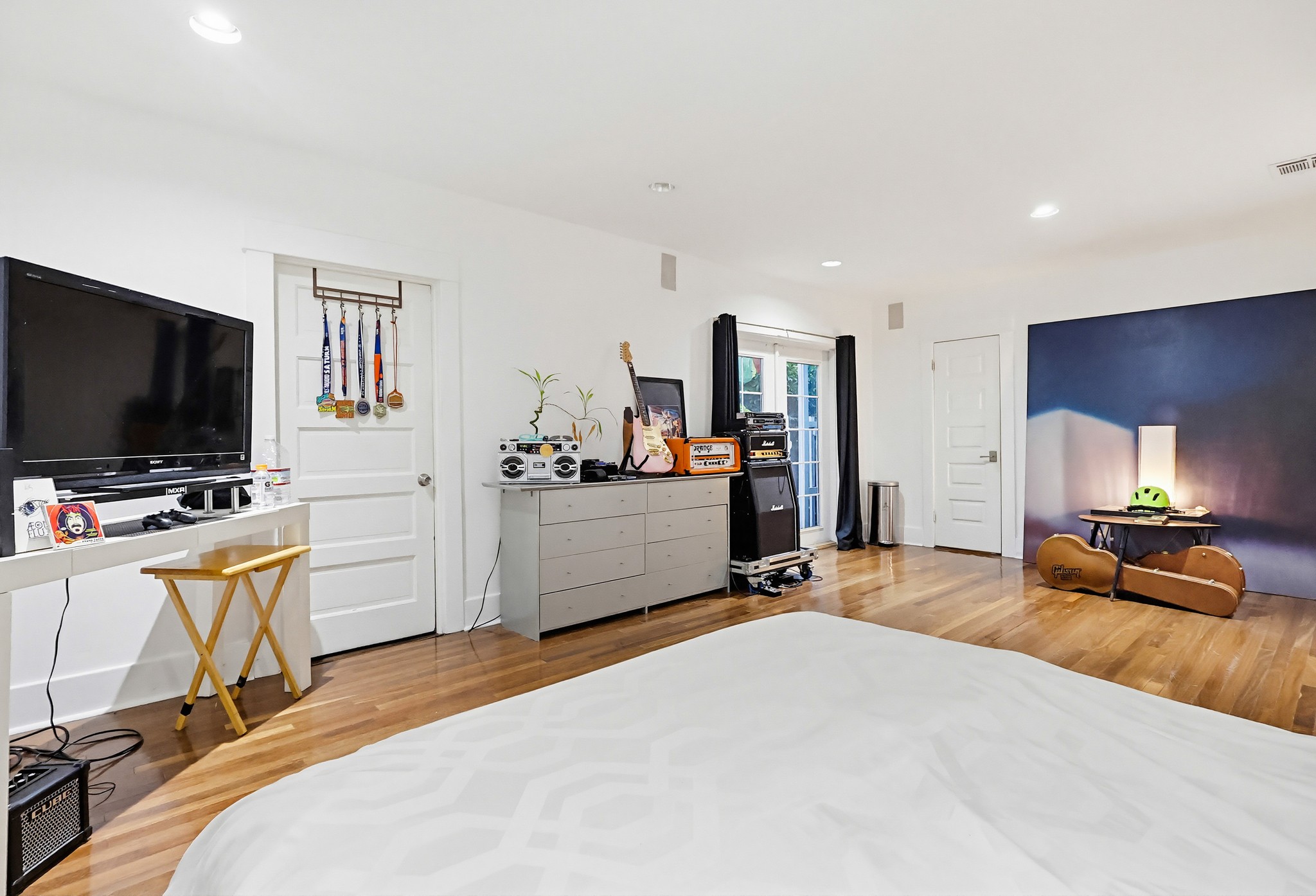Virtual tour photo 71 of 119 for 206 N Wilton Pl