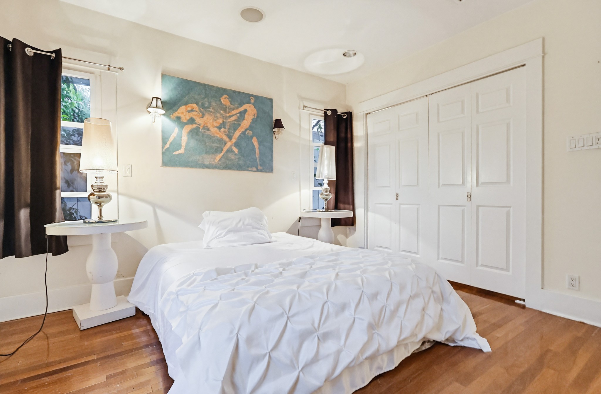Virtual tour photo 83 of 119 for 206 N Wilton Pl