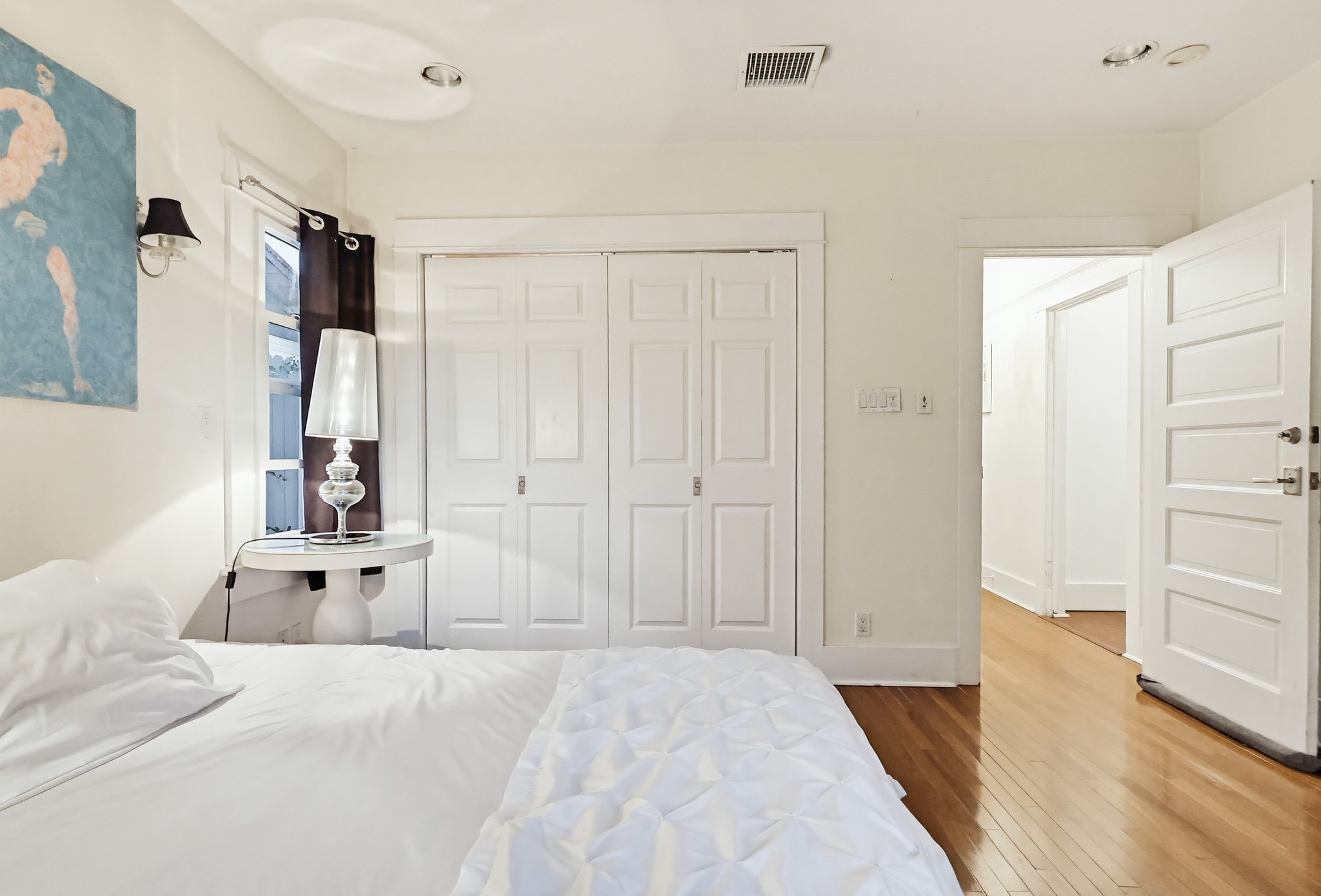 Virtual tour photo 84 of 119 for 206 N Wilton Pl