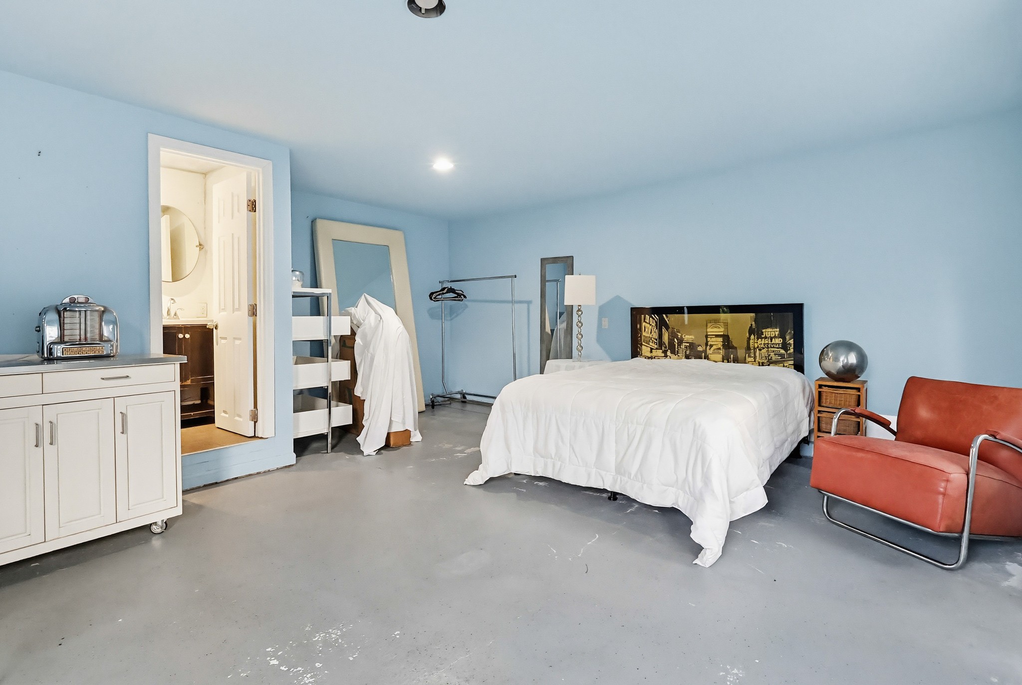 Virtual tour photo 87 of 119 for 206 N Wilton Pl