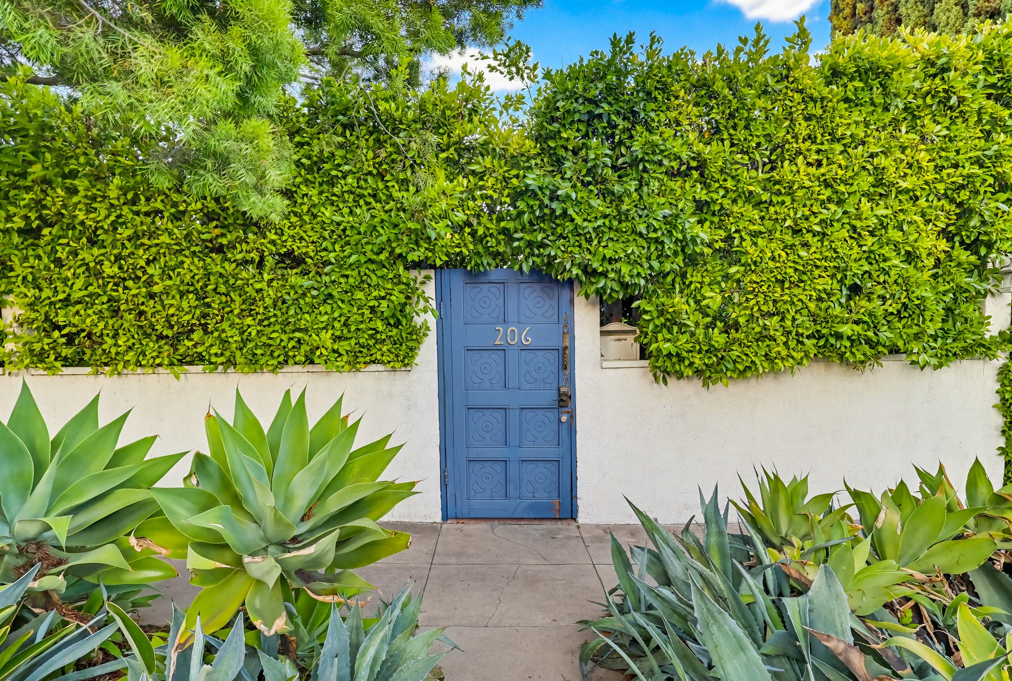 Virtual tour photo 91 of 119 for 206 N Wilton Pl