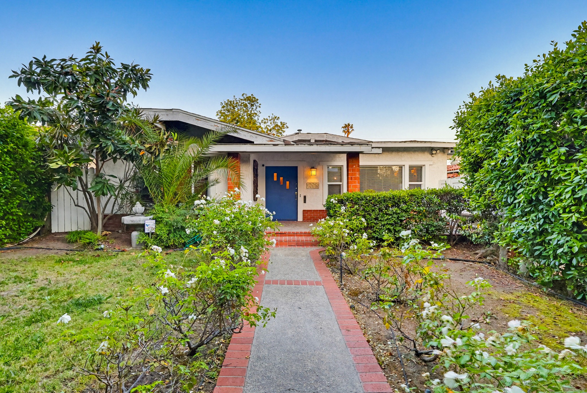 Virtual tour photo 97 of 119 for 206 N Wilton Pl