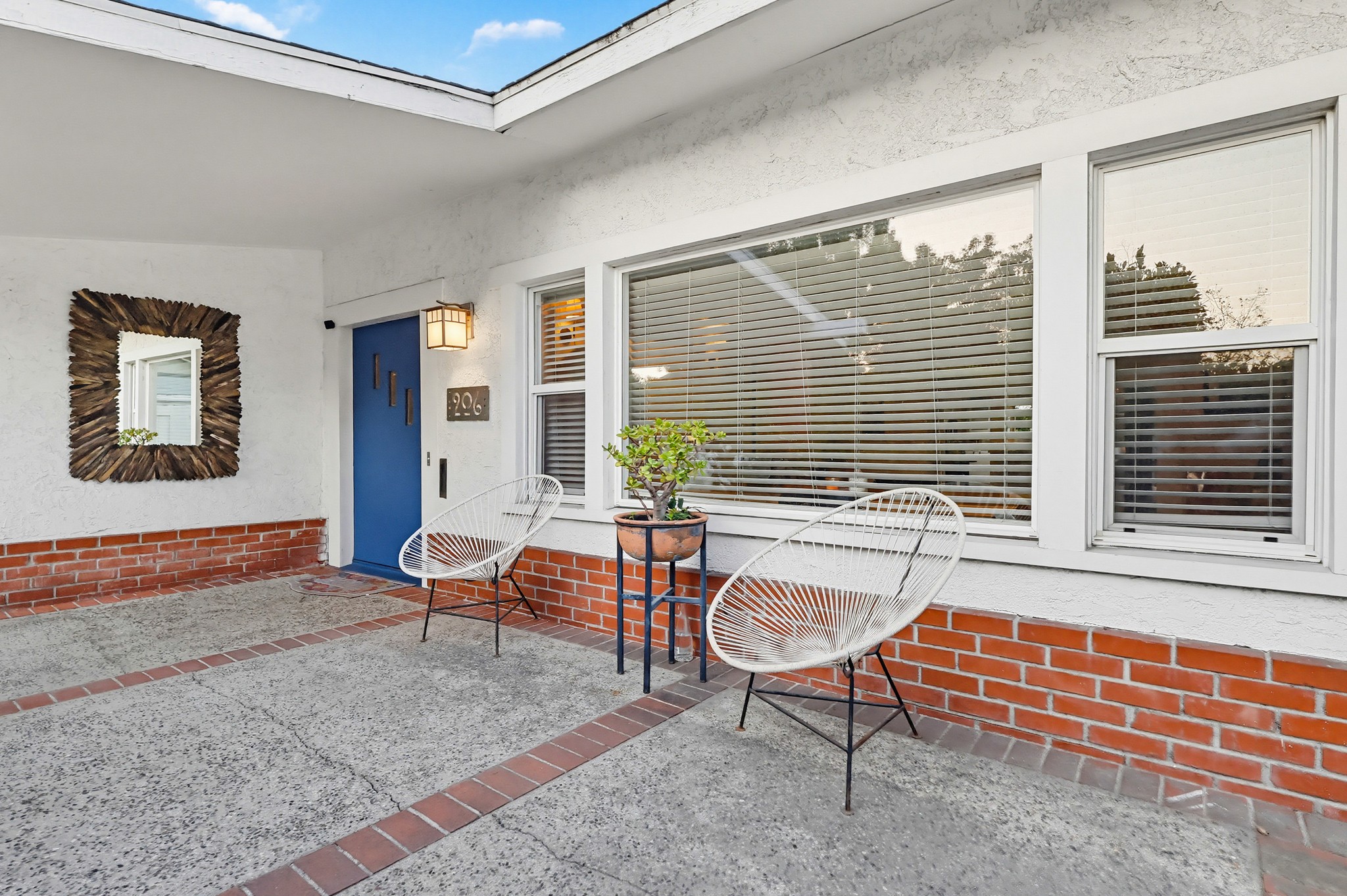 Virtual tour photo 98 of 119 for 206 N Wilton Pl