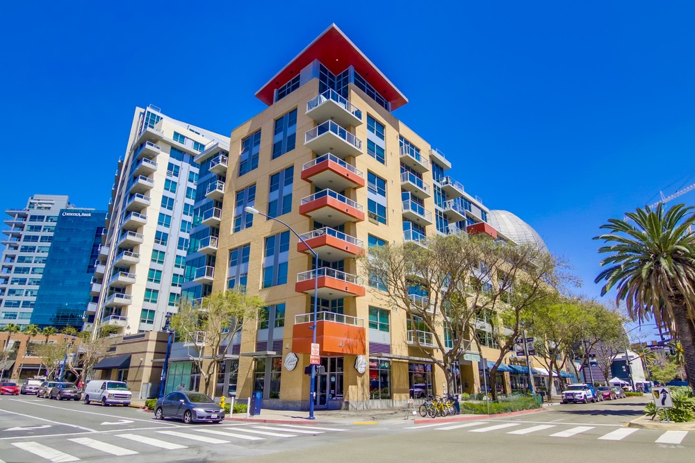 Virtual tour photo 1 of 44 for 206 Park Blvd #205