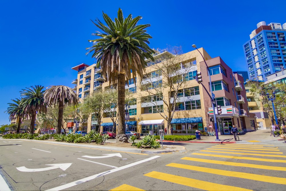 Virtual tour photo 3 of 44 for 206 Park Blvd #205