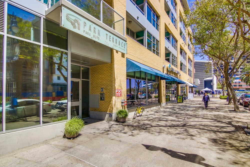 Virtual tour photo 4 of 44 for 206 Park Blvd #205