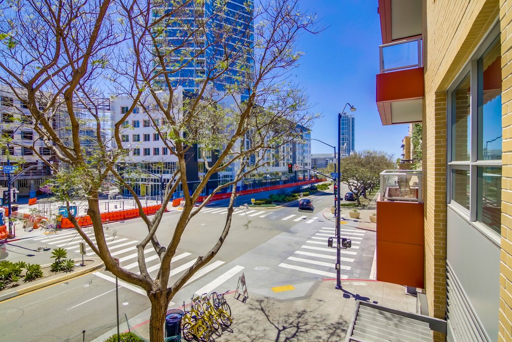 Virtual tour photo 32 of 44 for 206 Park Blvd #205